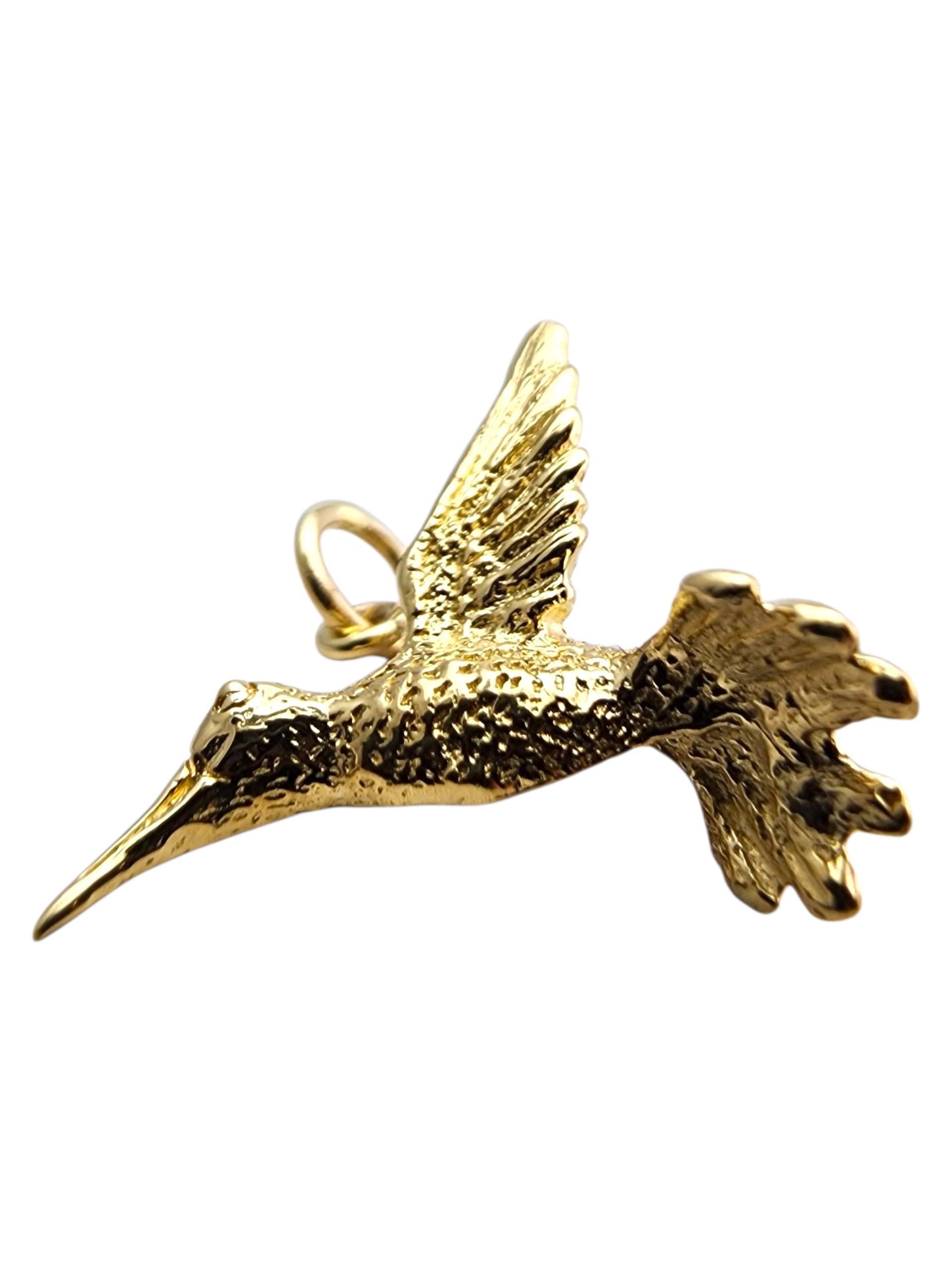 Charm colibrì in oro giallo 14 carati #23669 in vendita 4