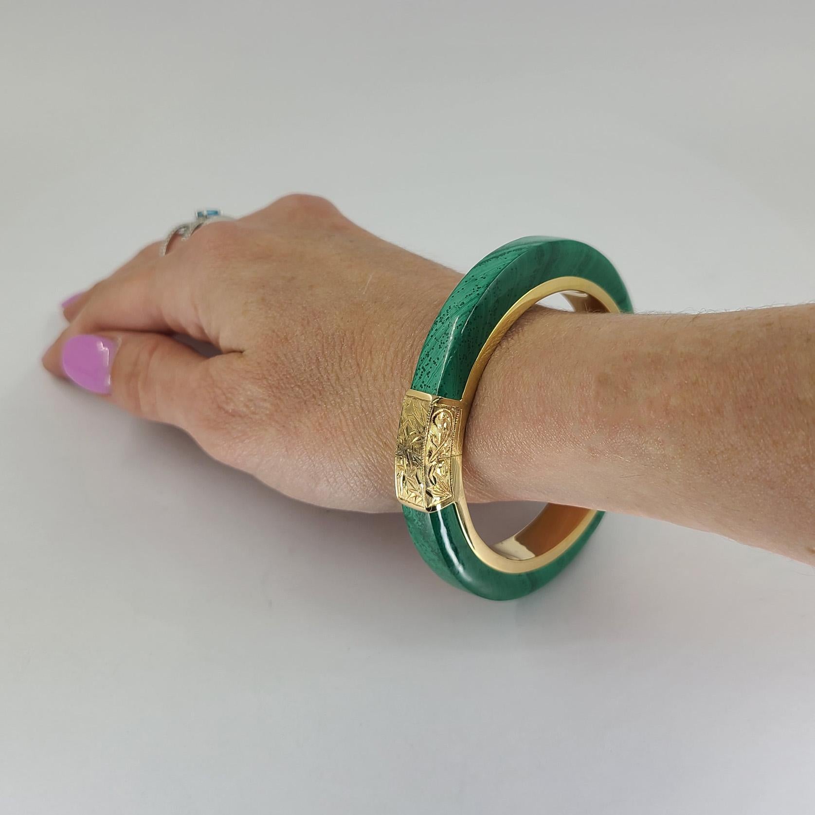 Gelbgold & Imitation Malachit-Armreif mit Scharnier im Zustand „Gut“ in Coral Gables, FL