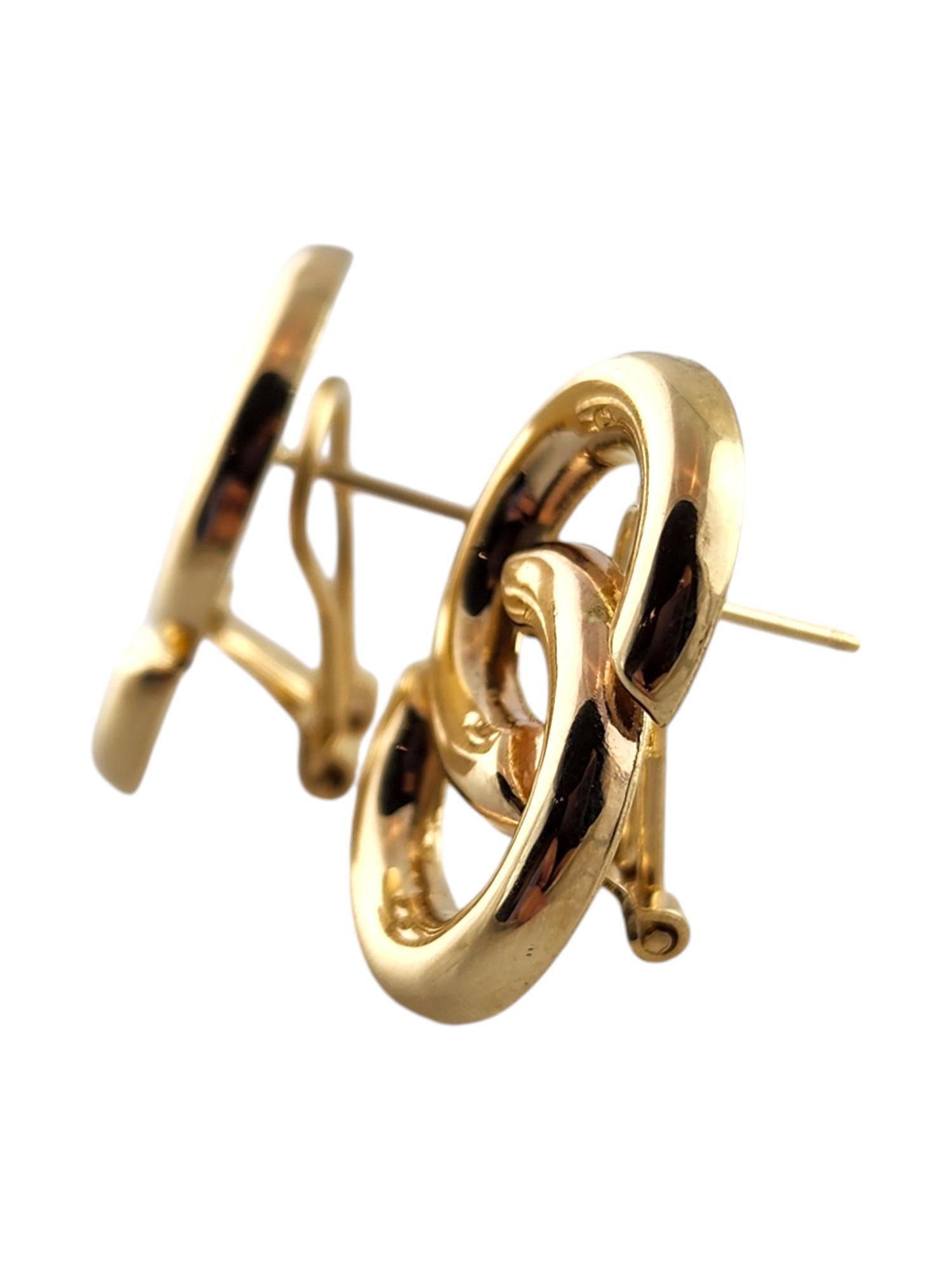 Orecchini a Looping Figura 8 in oro giallo 14 carati #19170 In condizioni buone in vendita a Washington Depot, CT