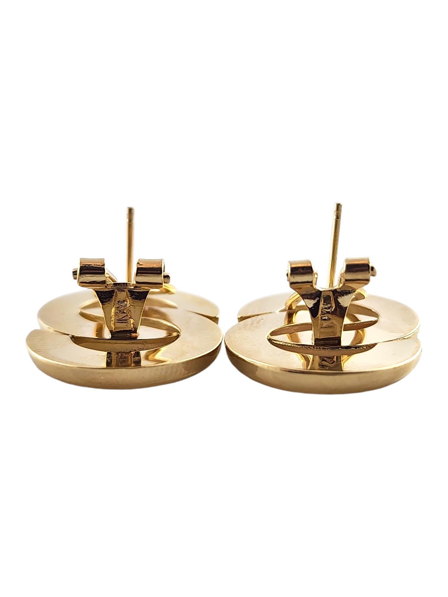 Orecchini a Looping Figura 8 in oro giallo 14 carati #19170 in vendita 2