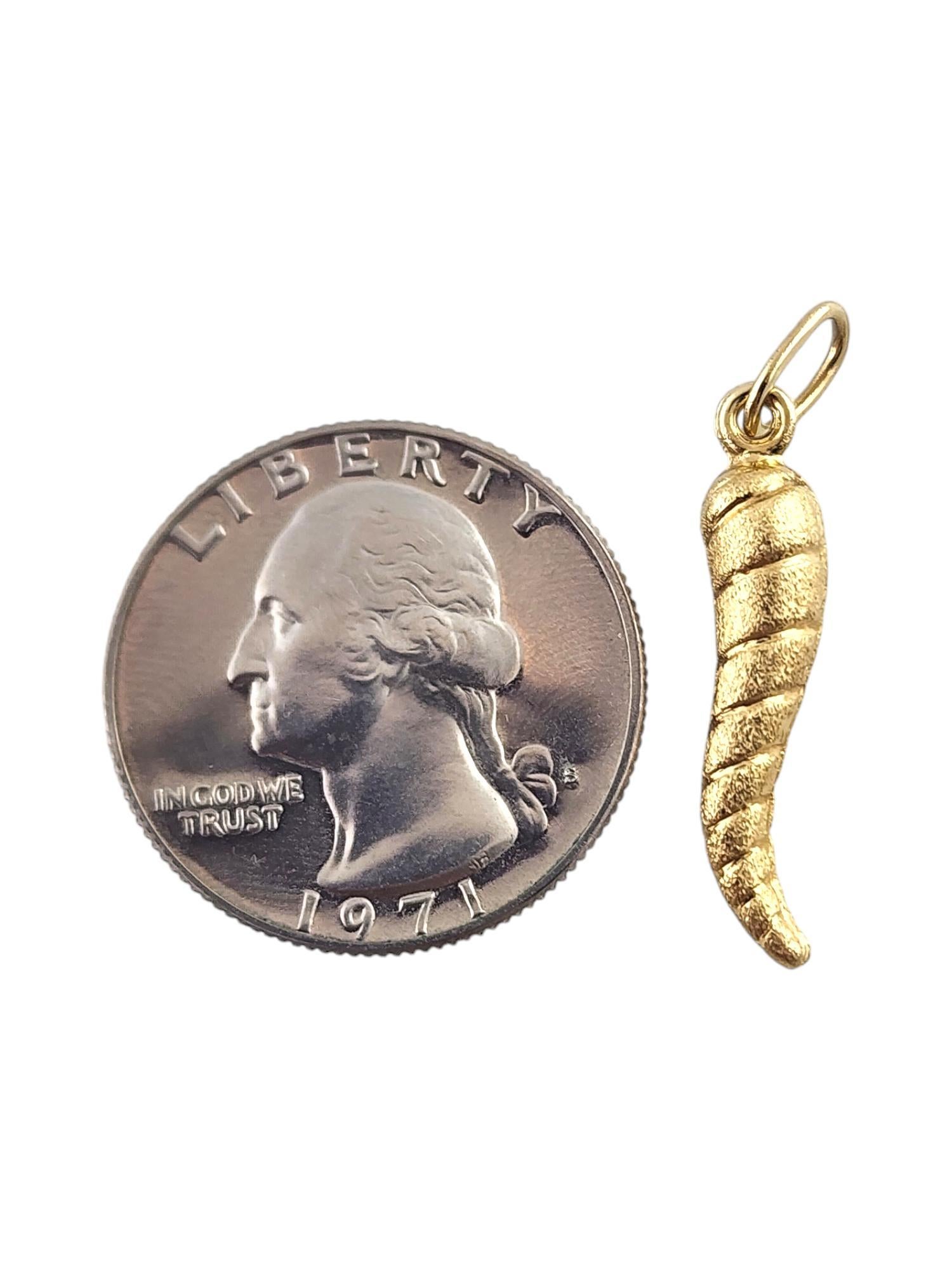 14 Karat Yellow Gold Italian Horn #19252 2