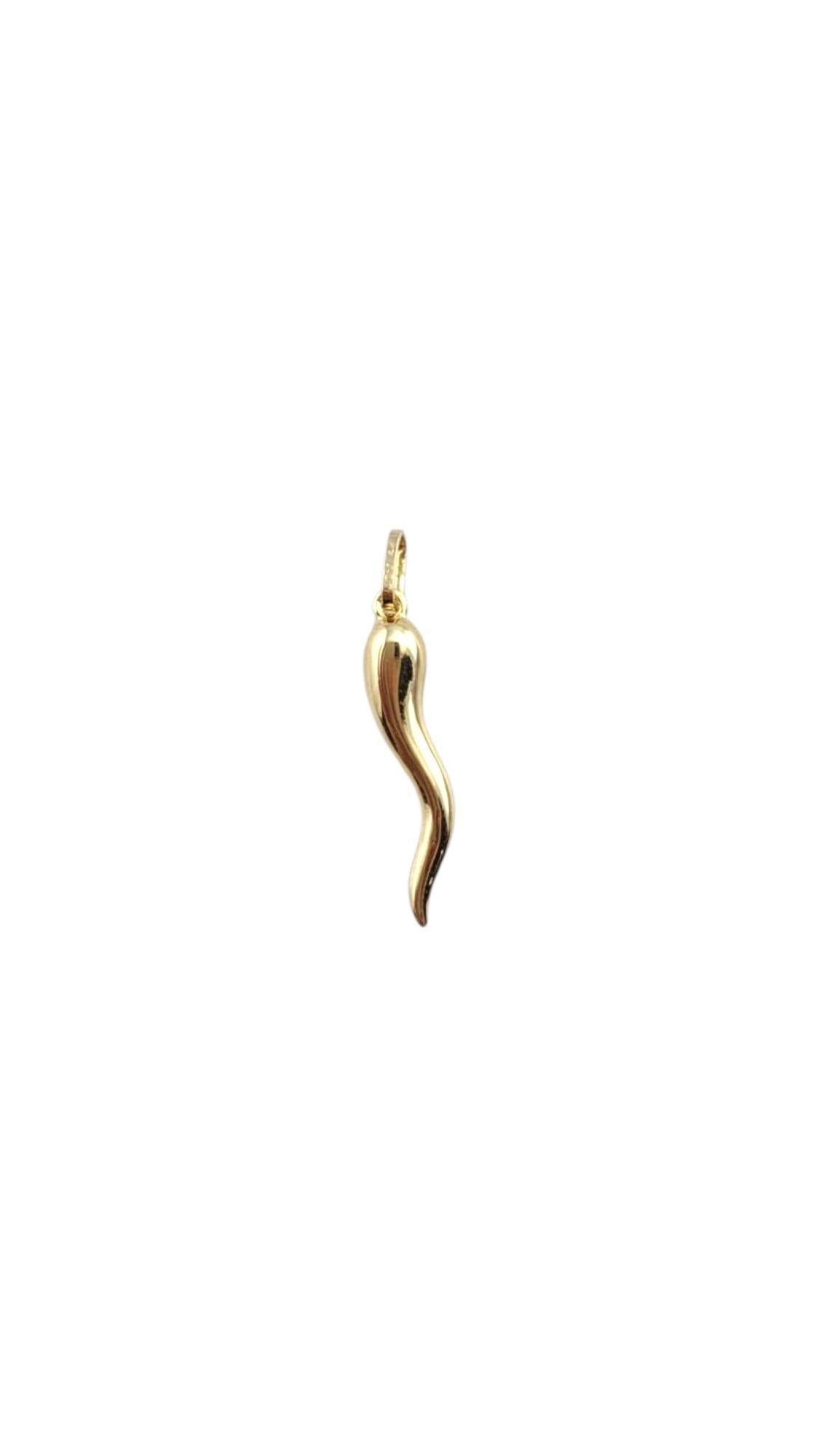 Charm- Cuerno Italiano de Oro Amarillo de 14 Kilates

Afortunado, clásico y dorado: este amuleto de cuerno italiano de oro amarillo de 14 quilates es un símbolo intemporal de protección y buena fortuna.

Tamaño: 23,5 mm X 4,4 mm X 3,5 mm

Longitud