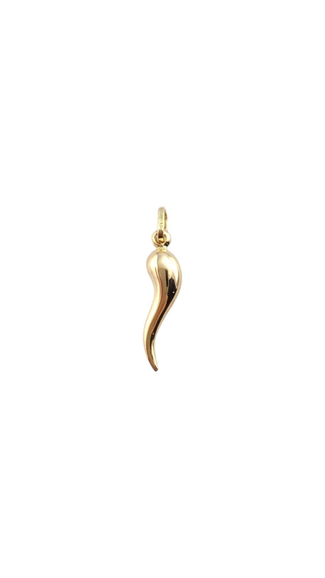 Charm- Cuerno Italiano de Oro Amarillo de 14 Kilates

Afortunado, clásico y dorado: este amuleto de cuerno italiano de oro amarillo de 14 quilates es un símbolo intemporal de protección y buena fortuna.

Tamaño: 26,4 mm X 6,8 mm X 5,5 mm

Longitud