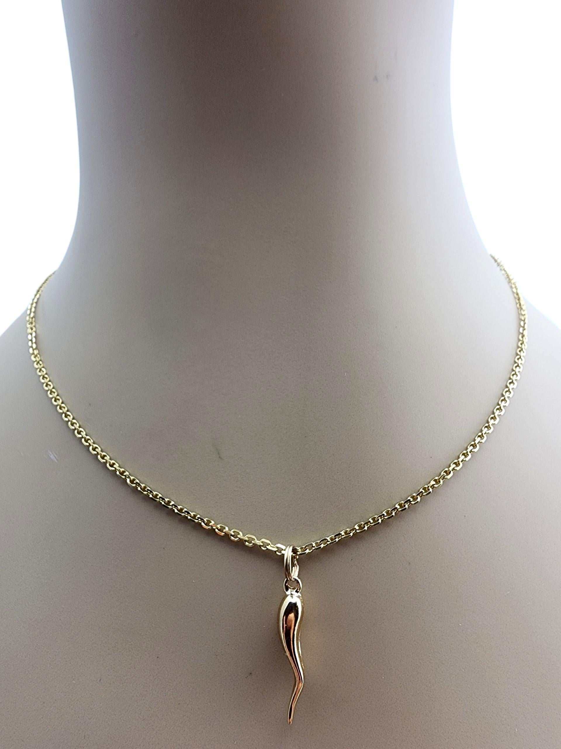 Pendentif en or jaune 14 carats en corne italienne #23502 en vente 3