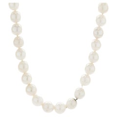 14 Karat Yellow Gold Ivory Pearl Necklace