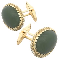 Manschettenknöpfe aus 18 Karat Gelbgold mit Jade-Cabochon