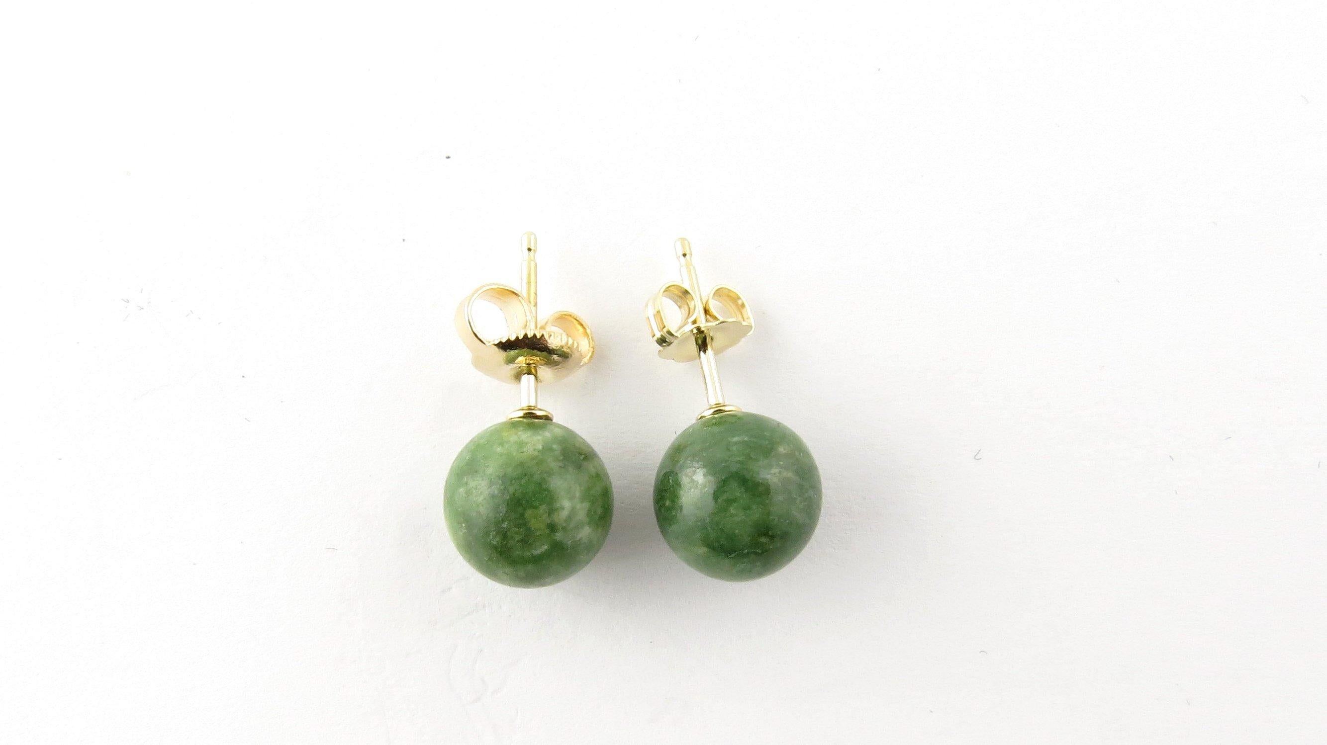 14 Karat Yellow Gold Jade Earrings In Good Condition In Washington Depot, CT