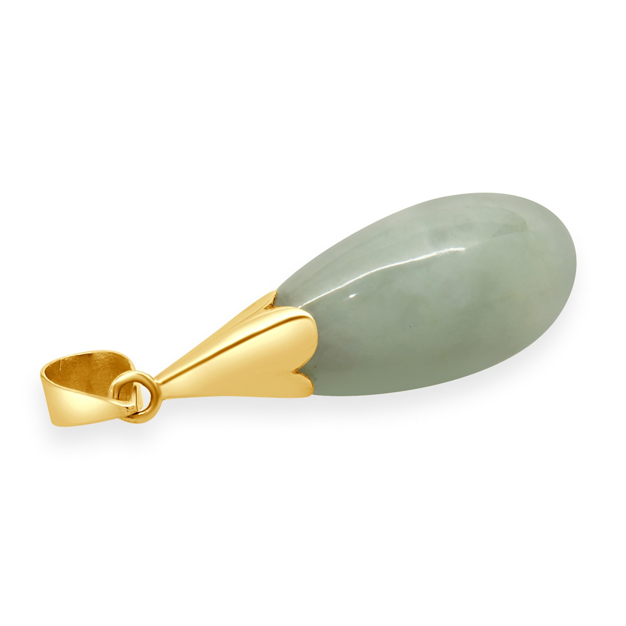 Oval Cut 14 Karat Yellow Gold Jade Pendant For Sale