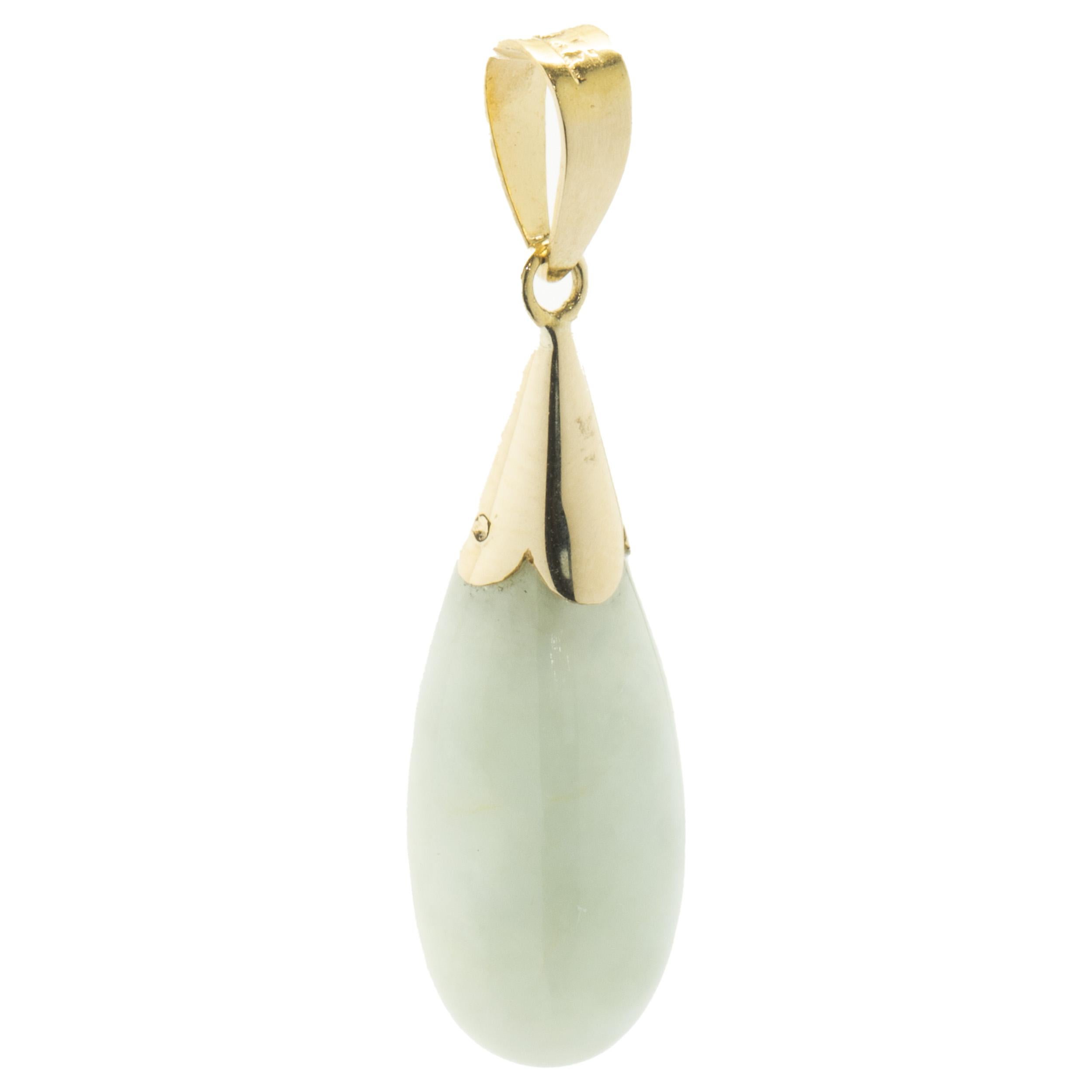 14 Karat Yellow Gold Jade Pendant In Excellent Condition For Sale In Scottsdale, AZ
