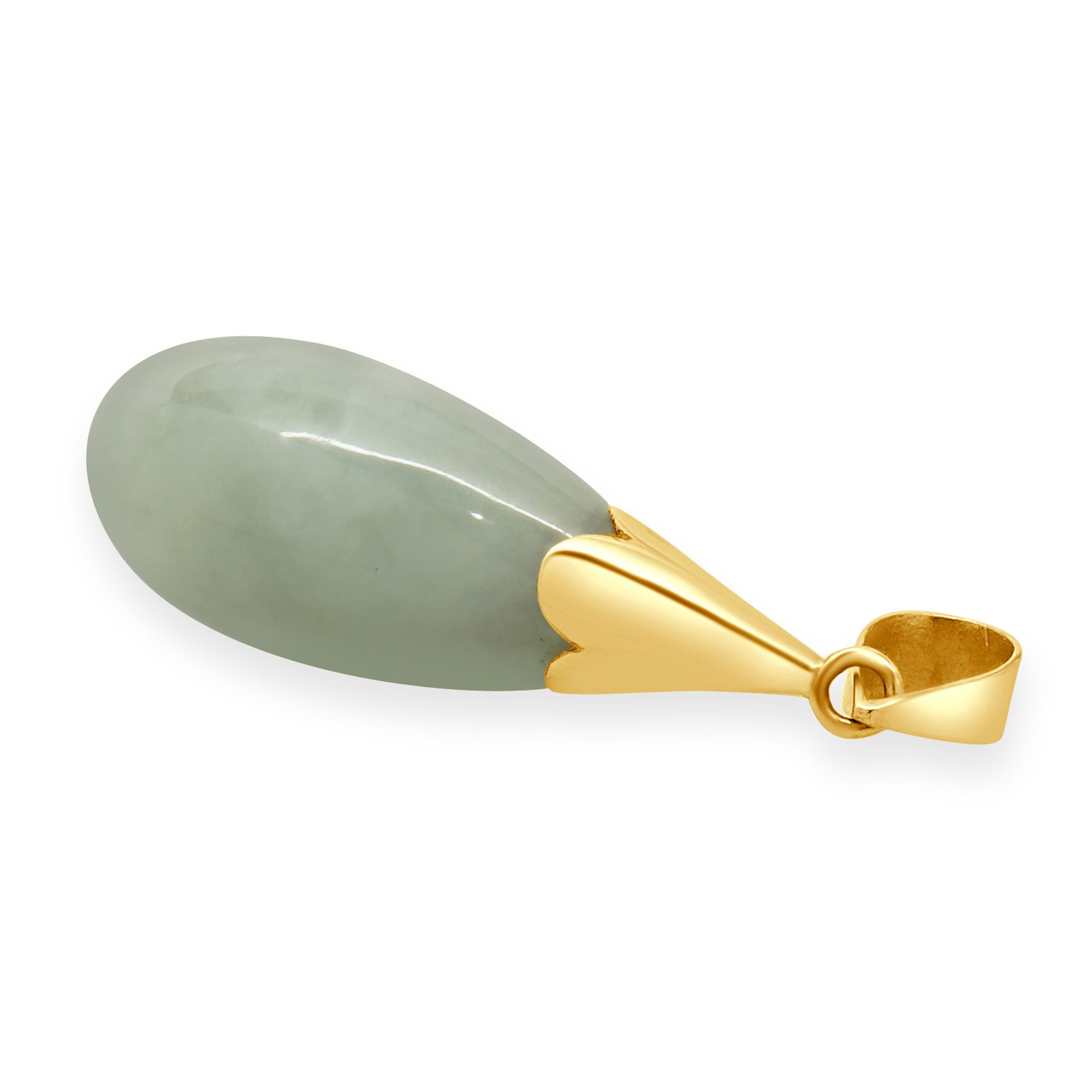 14 Karat Yellow Gold Jade Pendant In Excellent Condition For Sale In Scottsdale, AZ