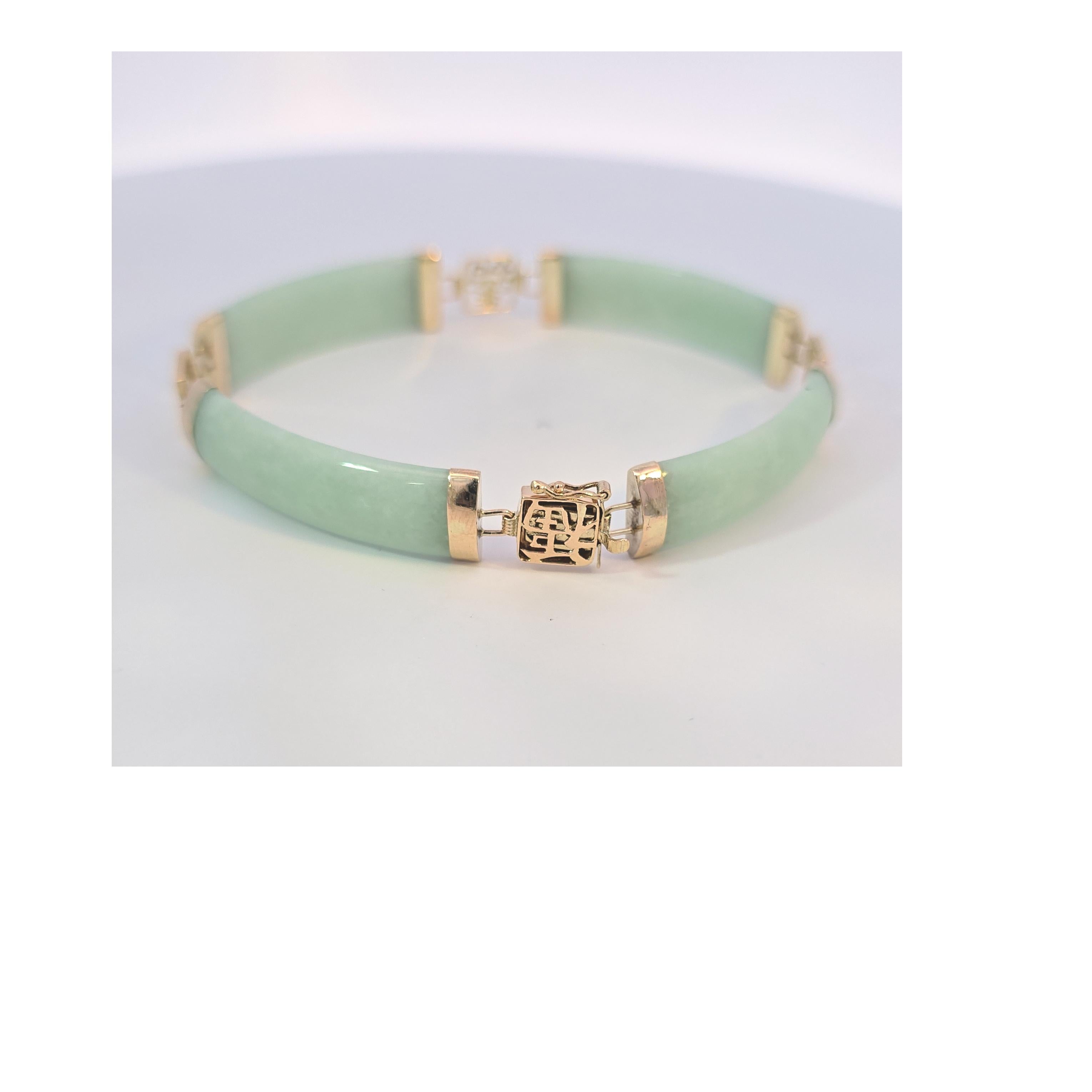 Pulsera Estación de Jade en Oro Amarillo de 14 Kilates en Bueno estado para la venta en Dallas, TX
