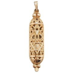 Vintage 14 Karat Yellow Gold Jewish Jewelry Torah Mezuzah Scroll Pendant