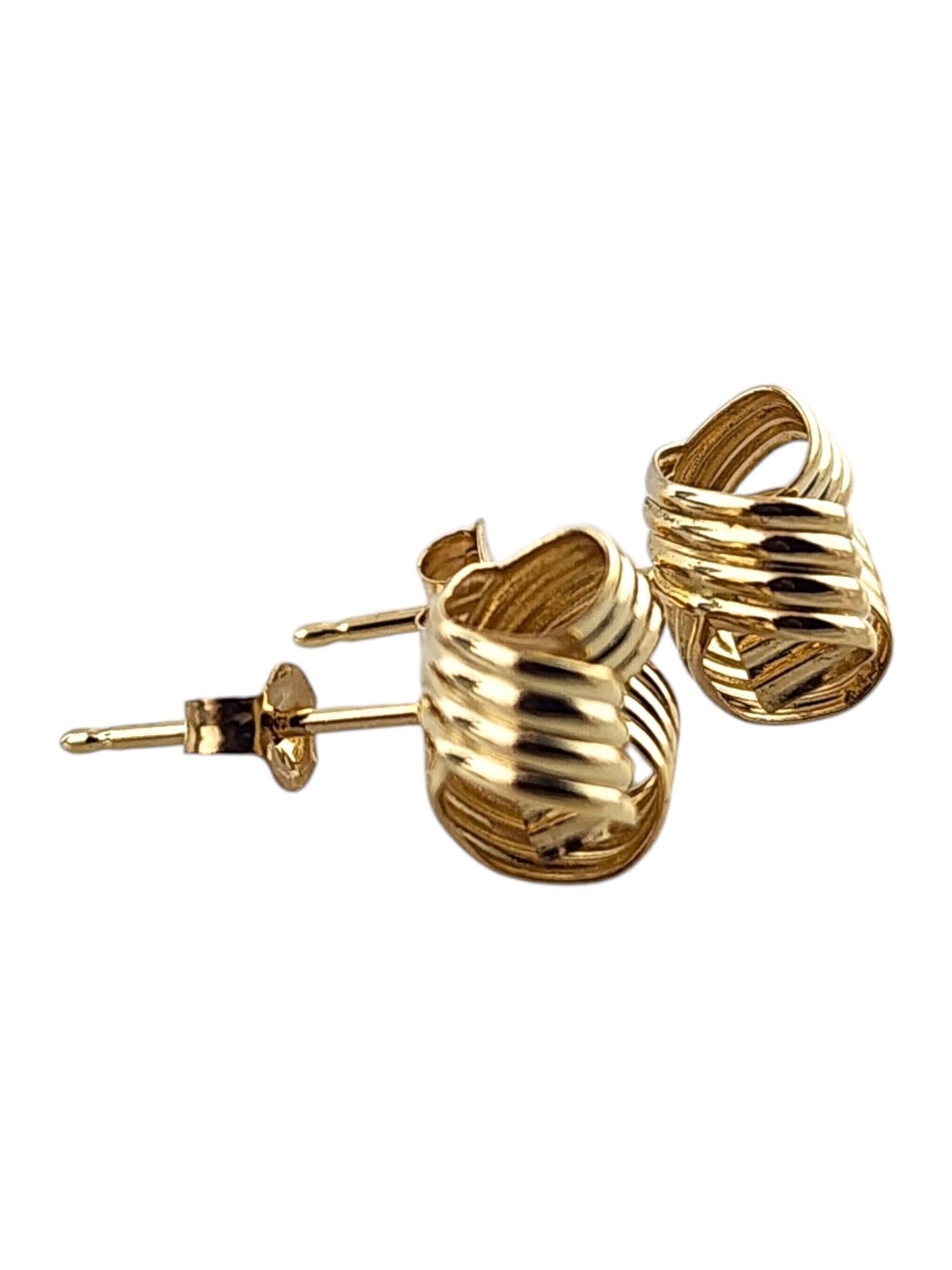 14 Karat Gelbgold Knoten-Ohrstecker #19190 Damen im Angebot