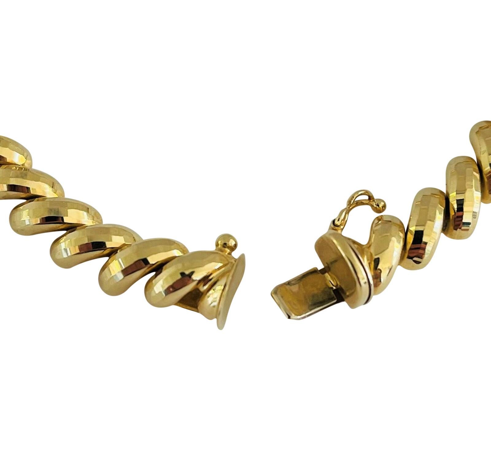 14 Karat Yellow Gold Ladies Beveled Macaroni San Marco Link Bracelet In Good Condition In Guilford, CT