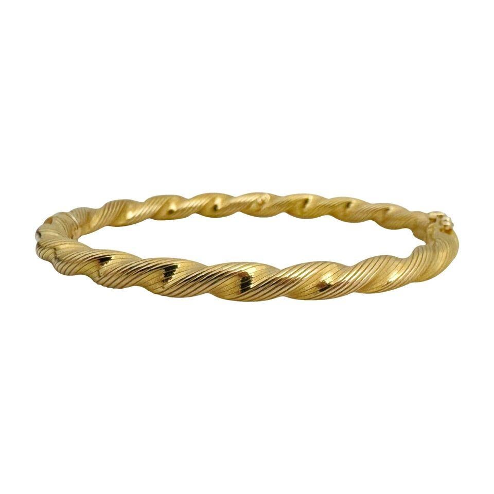14 Karat Yellow Gold Ladies UnoAErre Spiral Twist Bangle Italy  In Good Condition For Sale In Guilford, CT