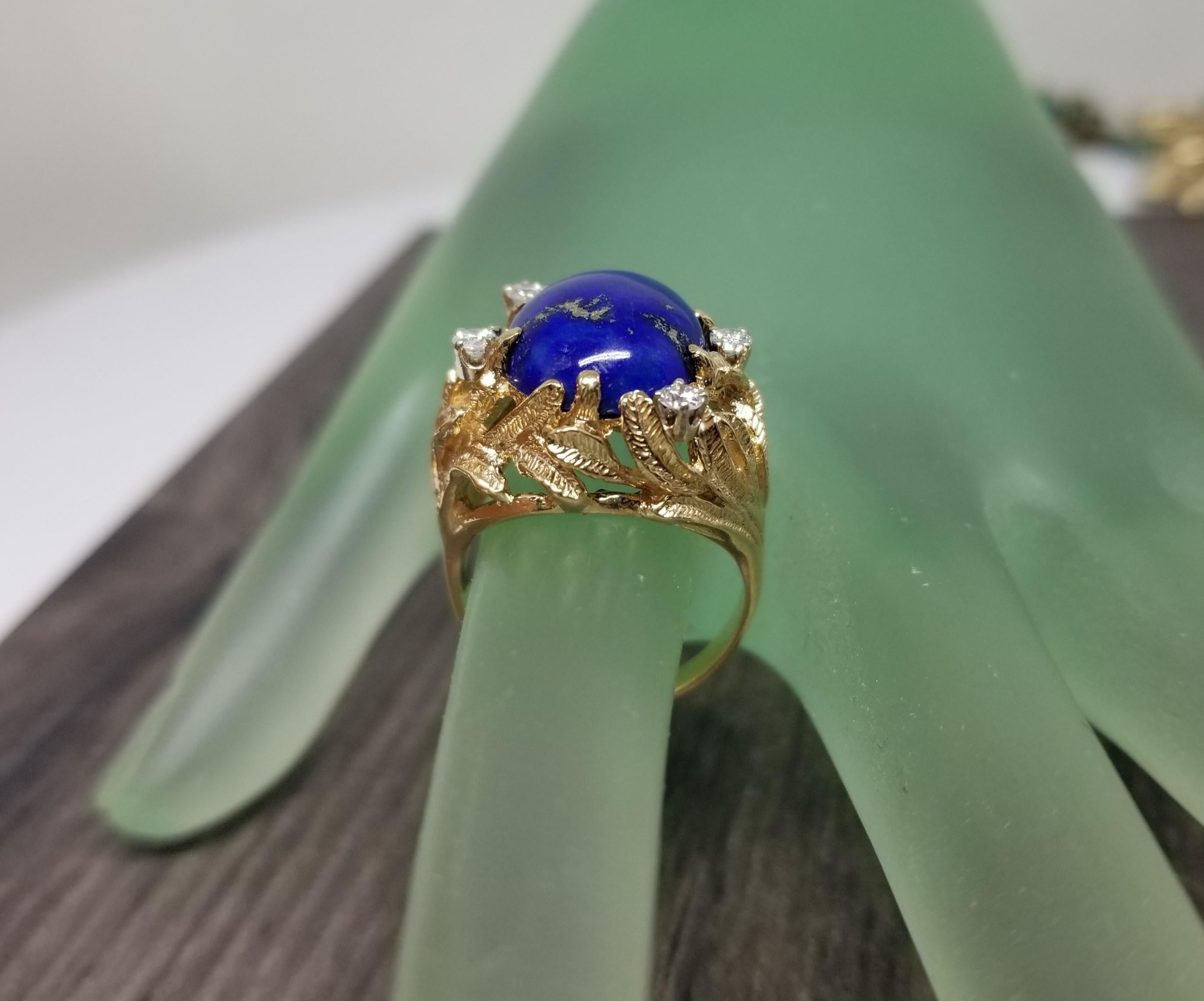 14 Karat Yellow Gold Lapis and Diamond Cocktail Ring For Sale 1
