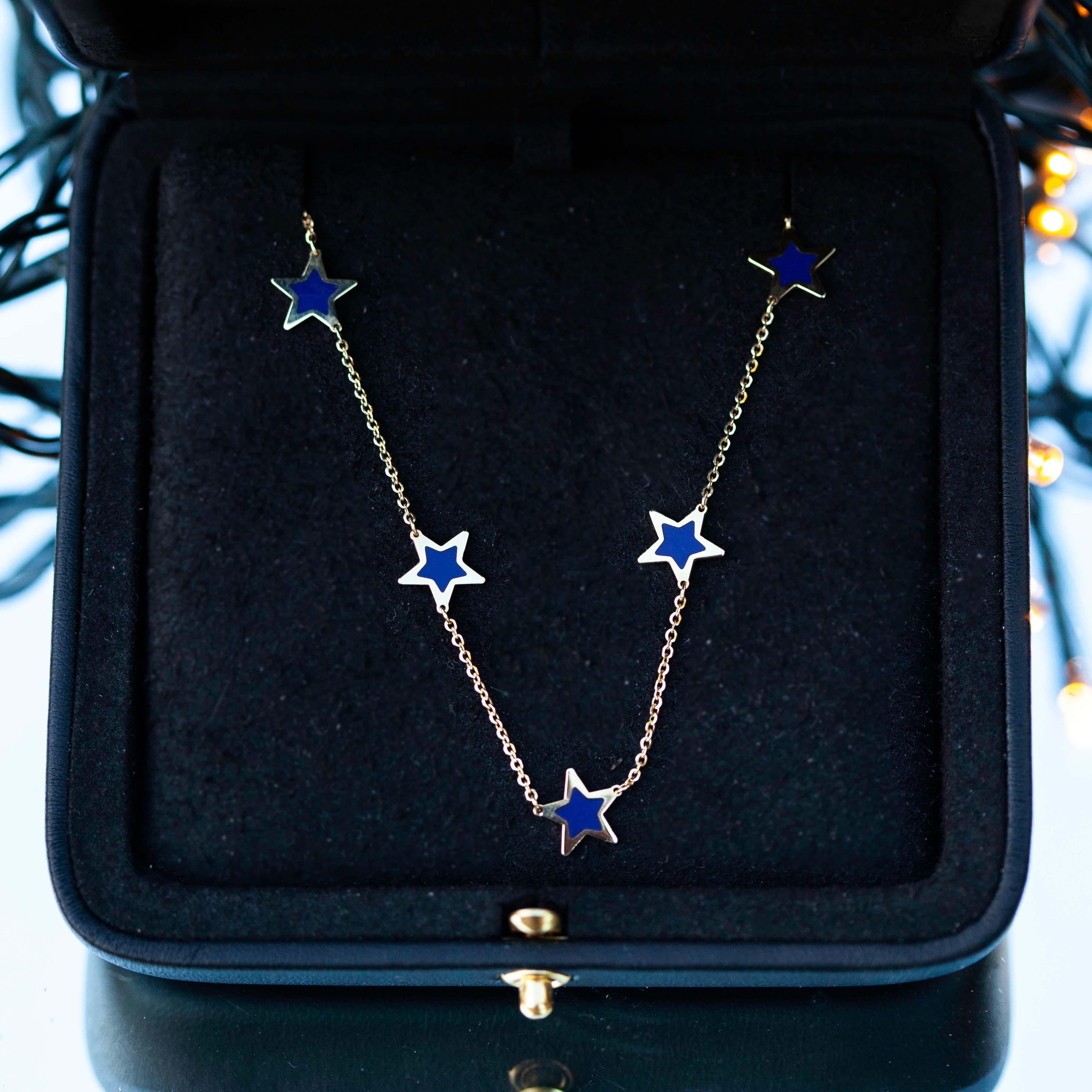 14 Karat Yellow Gold Lapis Lazuli Star Necklace