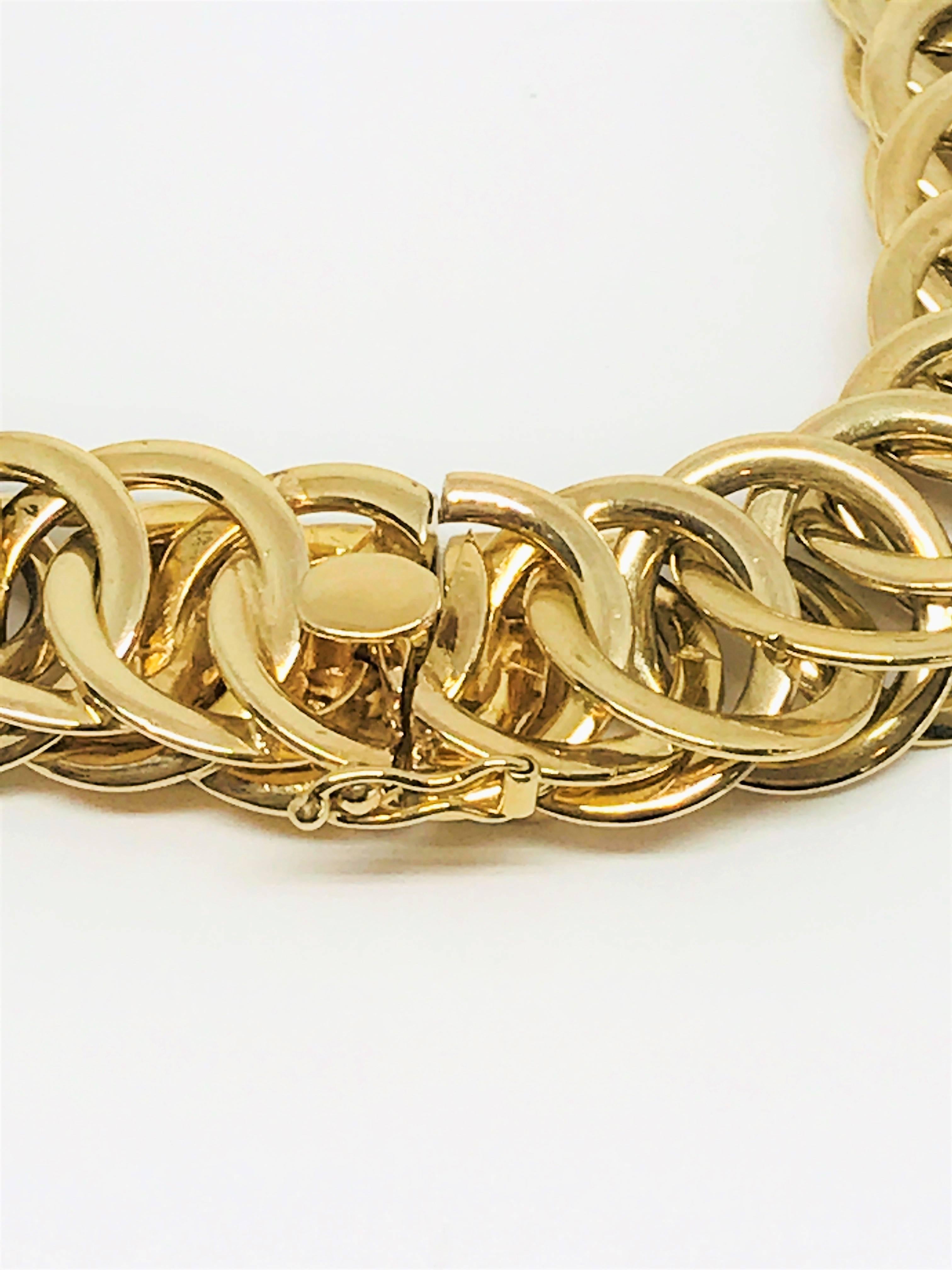 Modern 14 Karat Yellow Gold Large Circle Link Choker Necklace For Sale