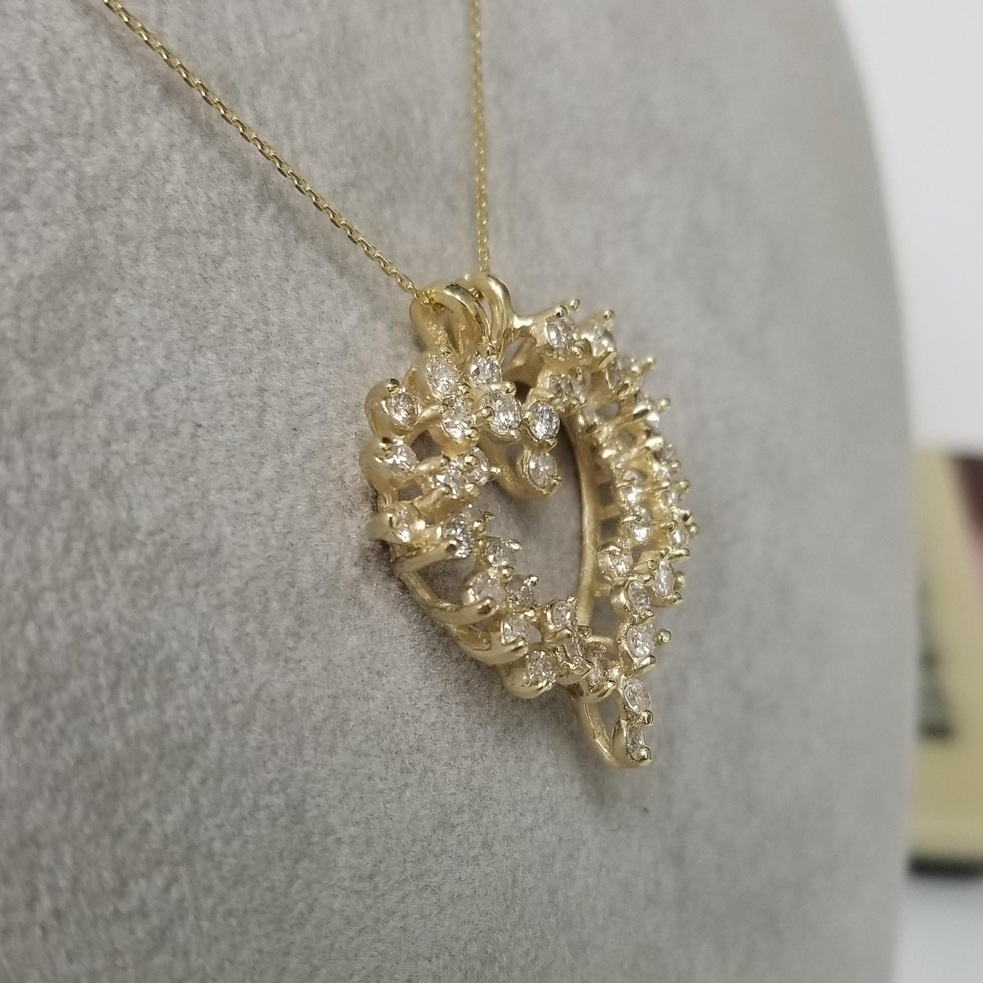 14 Karat Gelbgold Großer Diamant-Herz-Anhänger im Zustand „Neu“ im Angebot in Los Angeles, CA