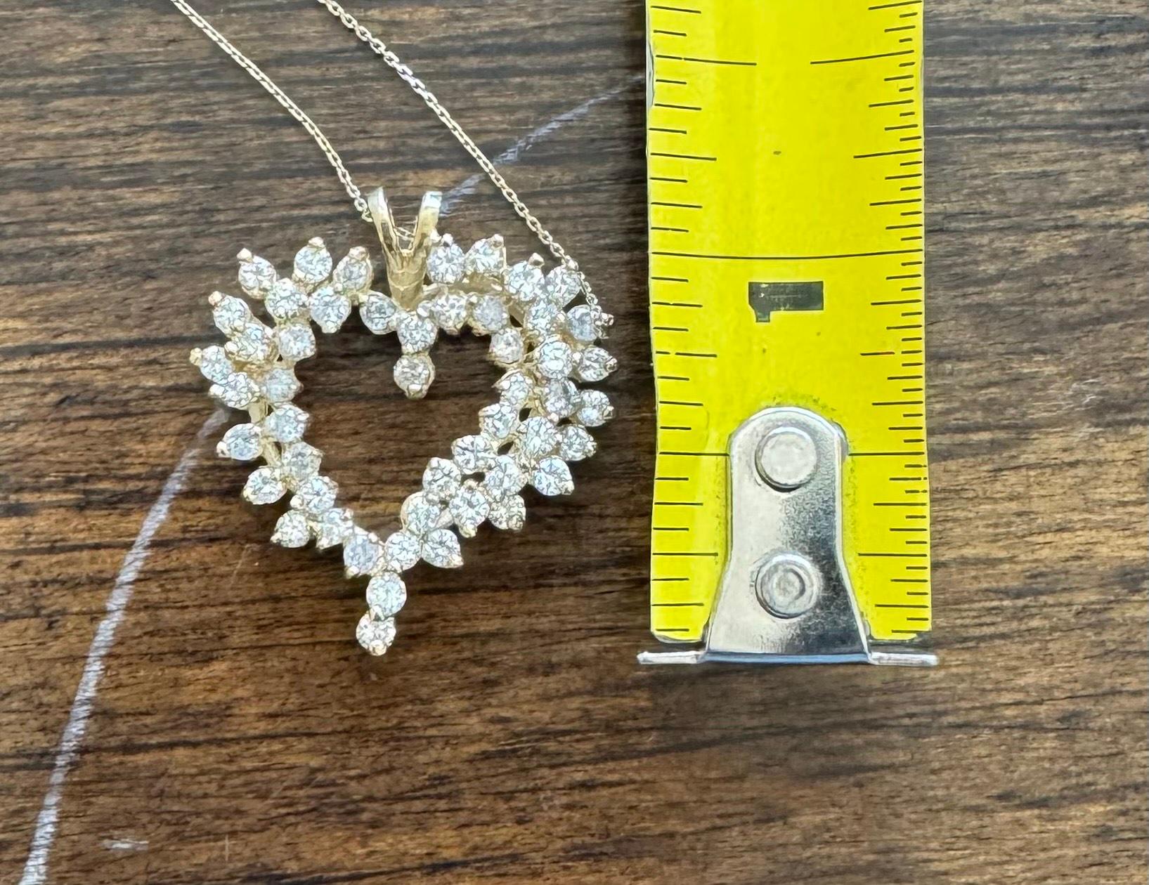 Pendentif cœur en or jaune 14 carats avec grand diamant Unisexe en vente