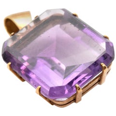 14 Karat Yellow Gold Large Emerald Cut Amethyst Pendant, 4.80 Grams