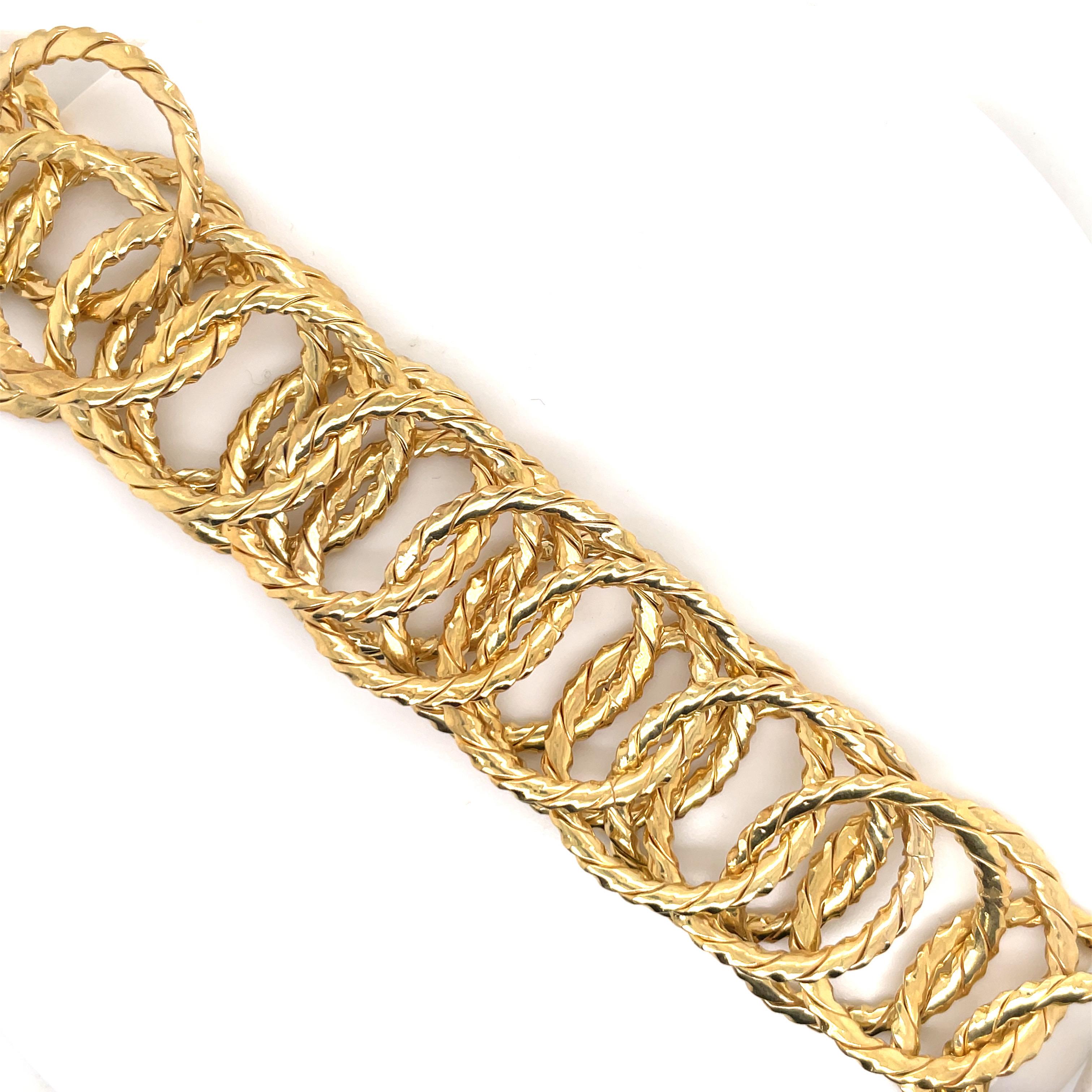 14 Karat Yellow Gold bracelet featuring multi twisted interlinks weighing 32.7 grams. Made in Italy.
Big look & fashionable! 