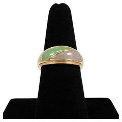 14 Karat Yellow Gold Lavender and Green Jade Ring