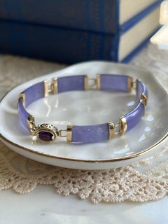 14 Karat Yellow Gold Lavender Dyed Jadeite and Amethyst Link Bracelet 1980s