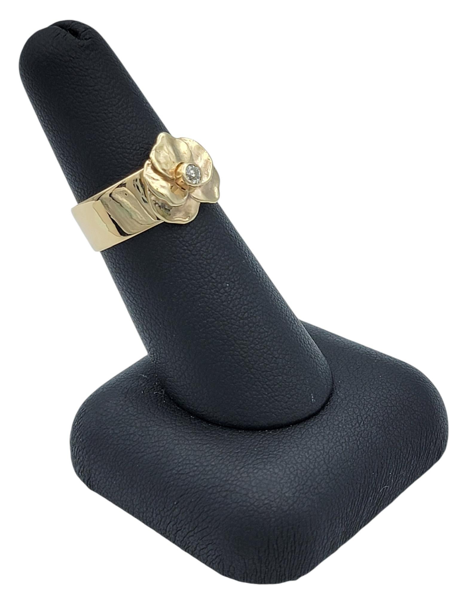 14 Karat Yellow Gold Leaf Motif Wide Band Ring with Solitaire Round Diamond For Sale 4