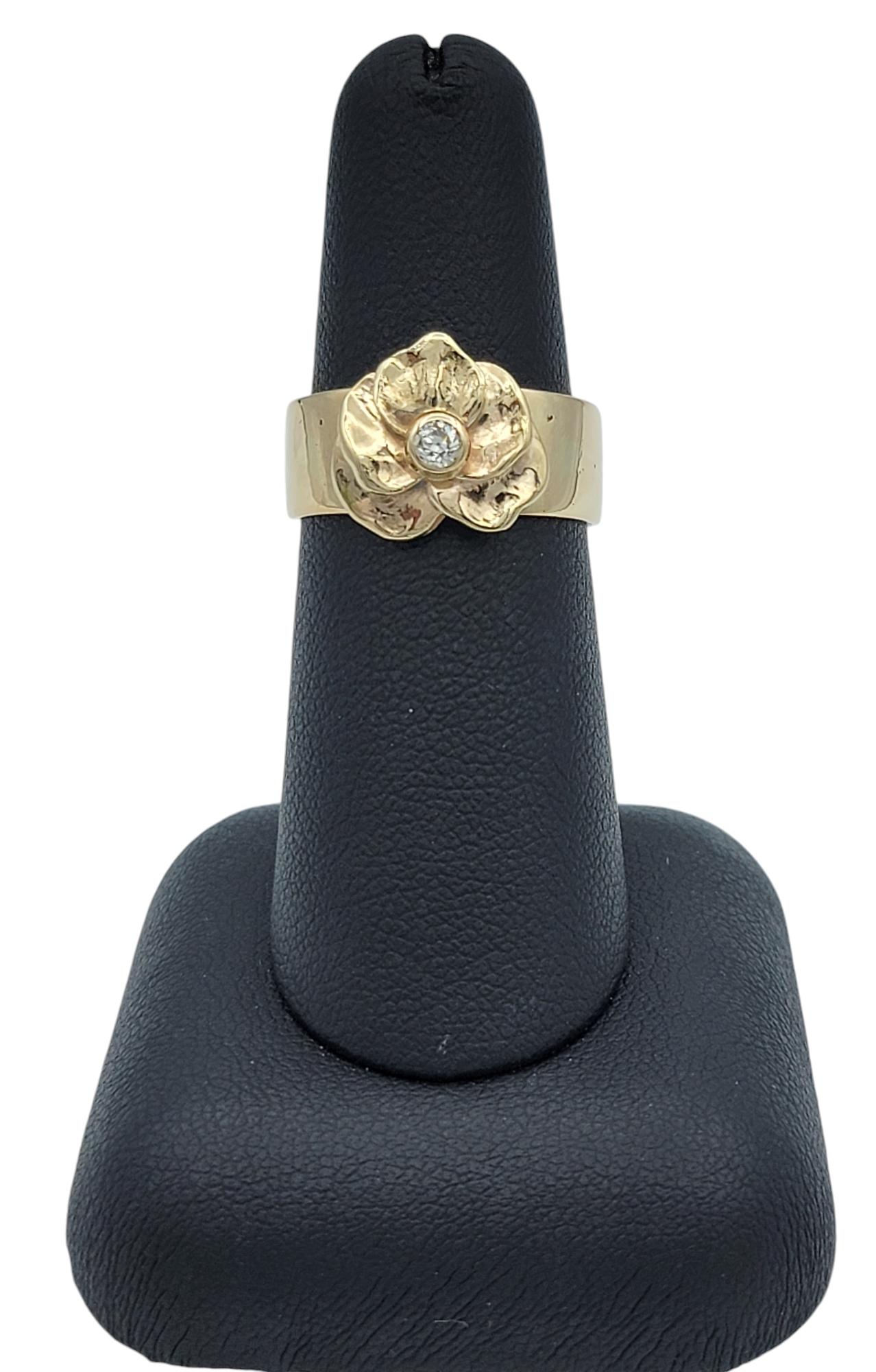 14 Karat Yellow Gold Leaf Motif Wide Band Ring with Solitaire Round Diamond For Sale 3