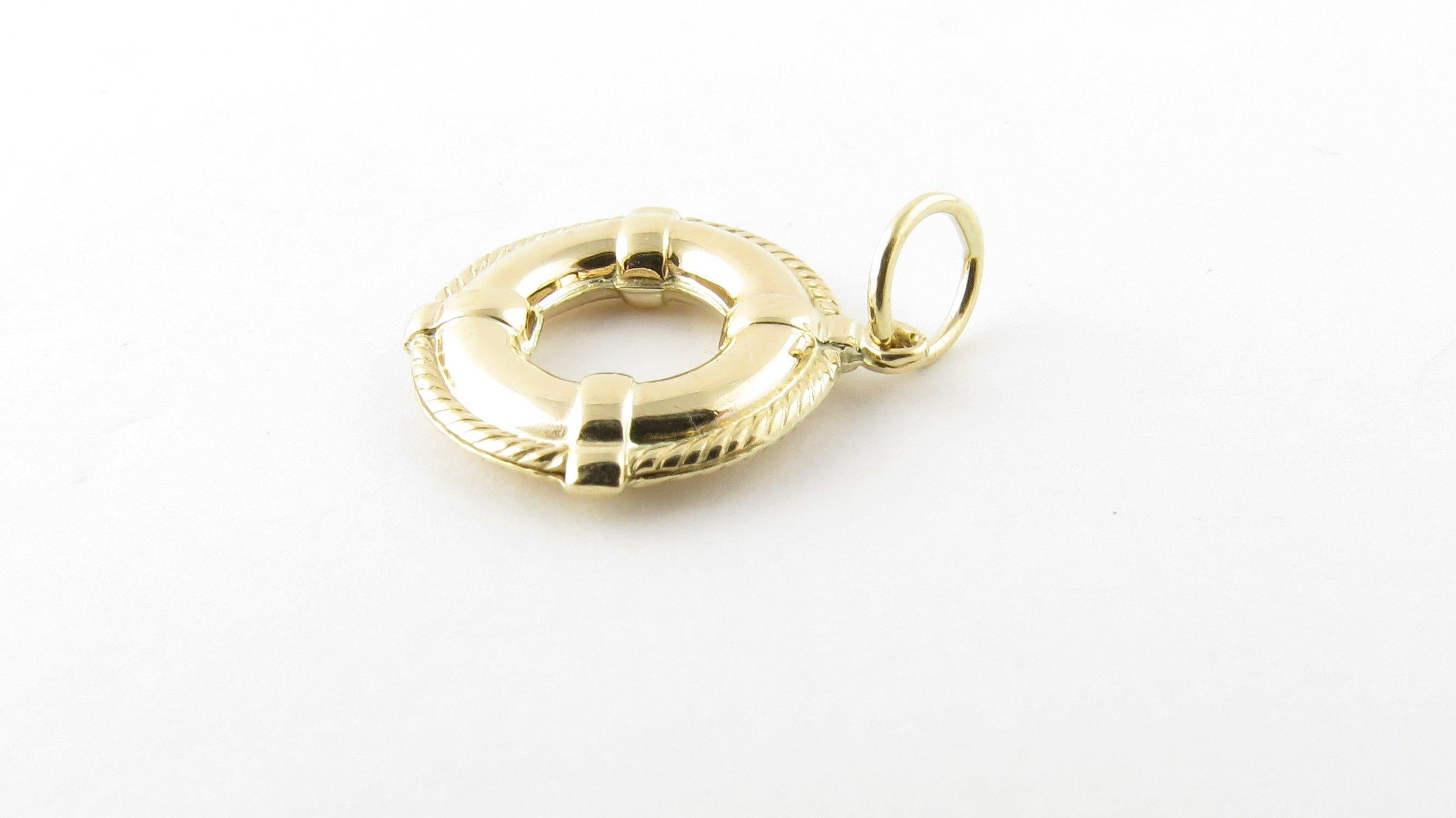 14 Karat Yellow Gold Life Preserver Charm In Good Condition In Washington Depot, CT