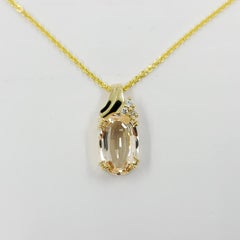 Colgante de oro amarillo de 14 quilates de Morganita de color melocotón claro
