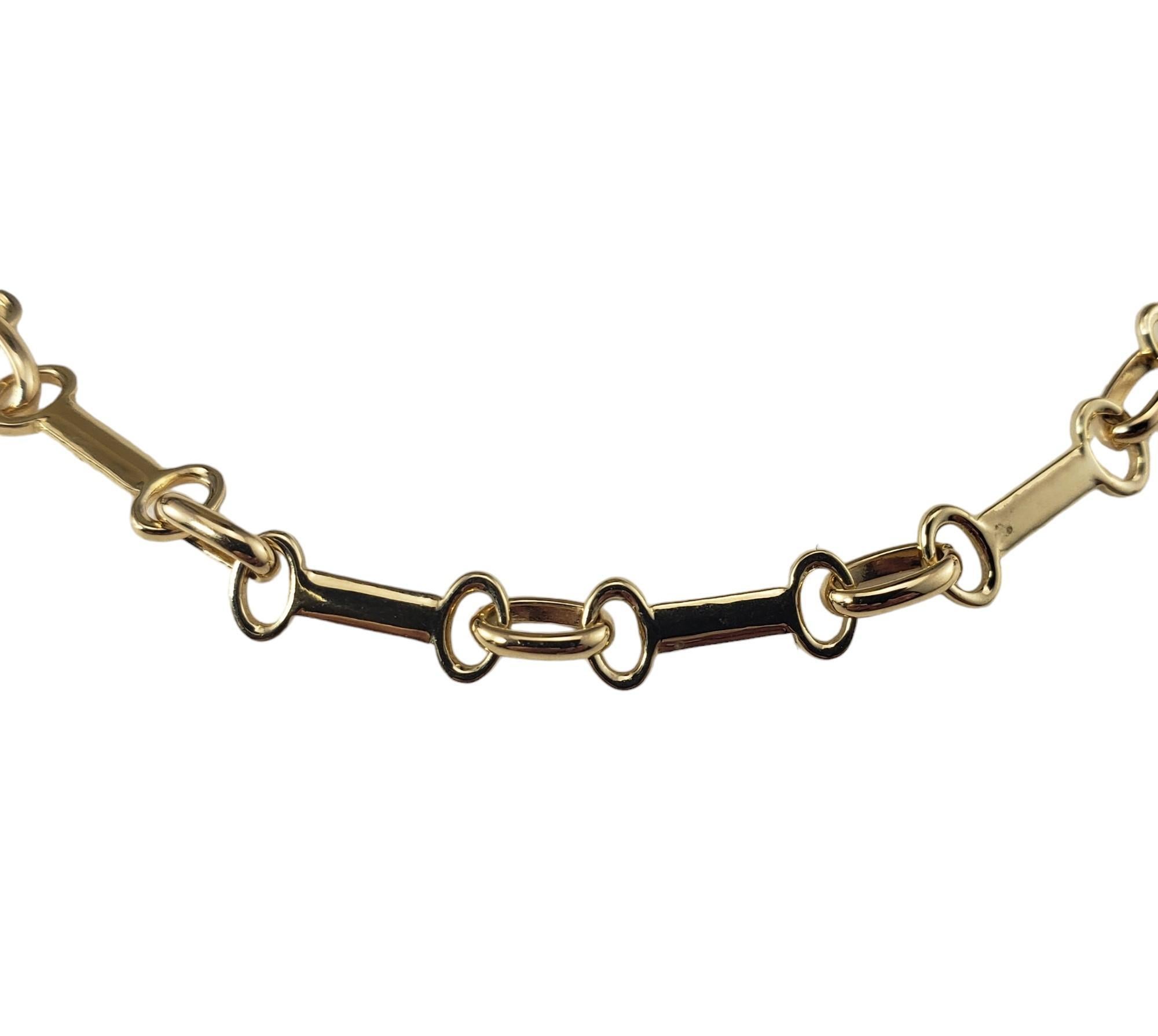 14 Karat Yellow Gold Link Bracelet-

This stunning link bracelet is crafted in meticulously detailed 14K yellow gold.  

Width: 4 mm.

Size: 7 inches

Stamped: 14K  Italy

Weight: 3.1 dwt./ 4.8 gr.

Very good condition, professionally
