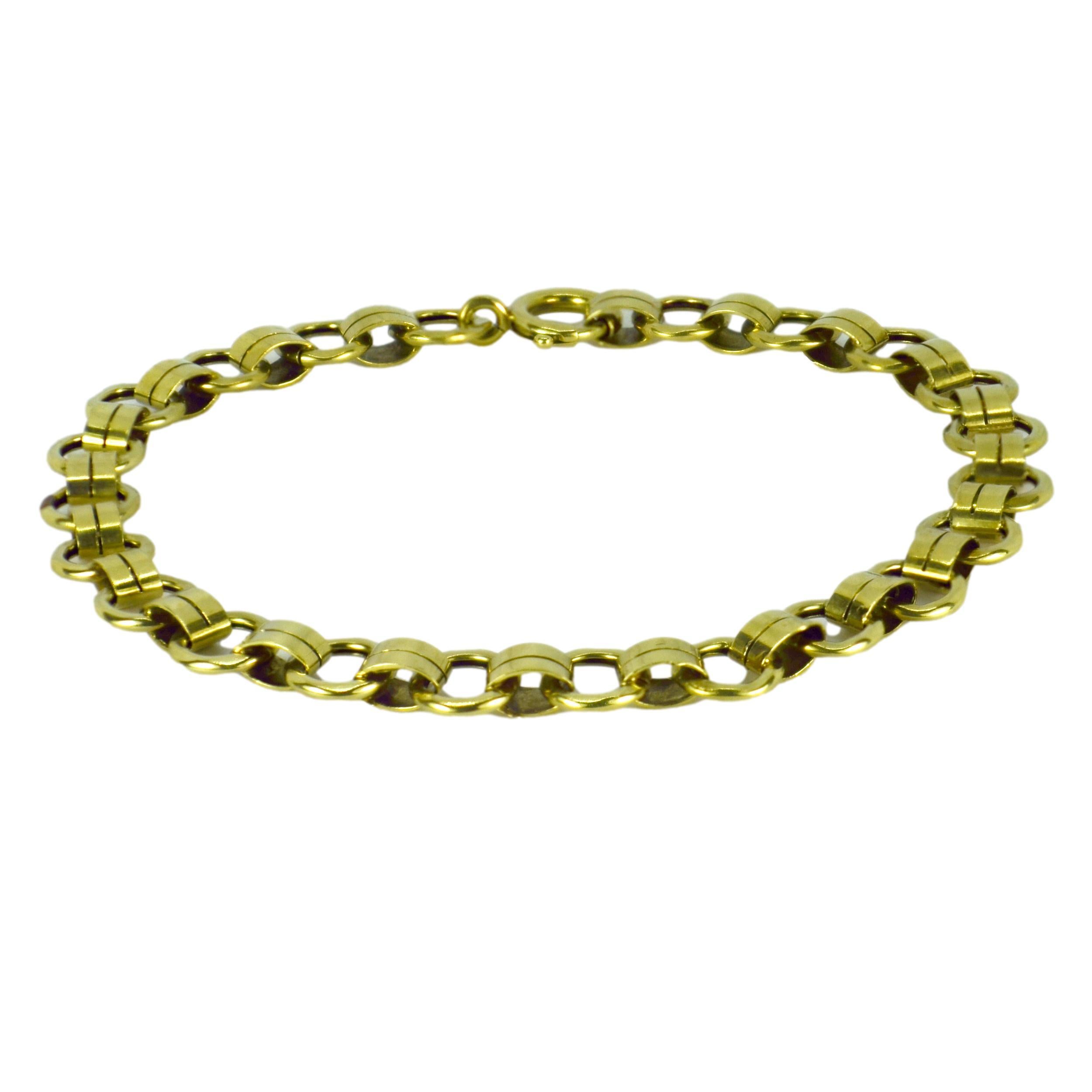 A 14 karat (14K) yellow gold link bracelet. Stamped 585 for 14 karat gold. 7” long.

Dimensions: 17.75 x 0.7 cm
Weight: 6.99 grams
