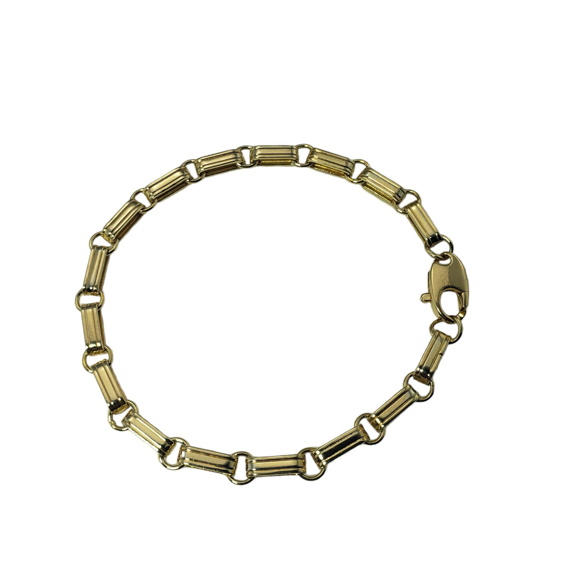 14 Karat Yellow Gold Link Bracelet For Sale 1