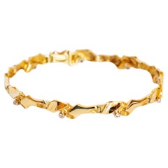 14 Karat Yellow Gold Link Bracelet with Diamonds