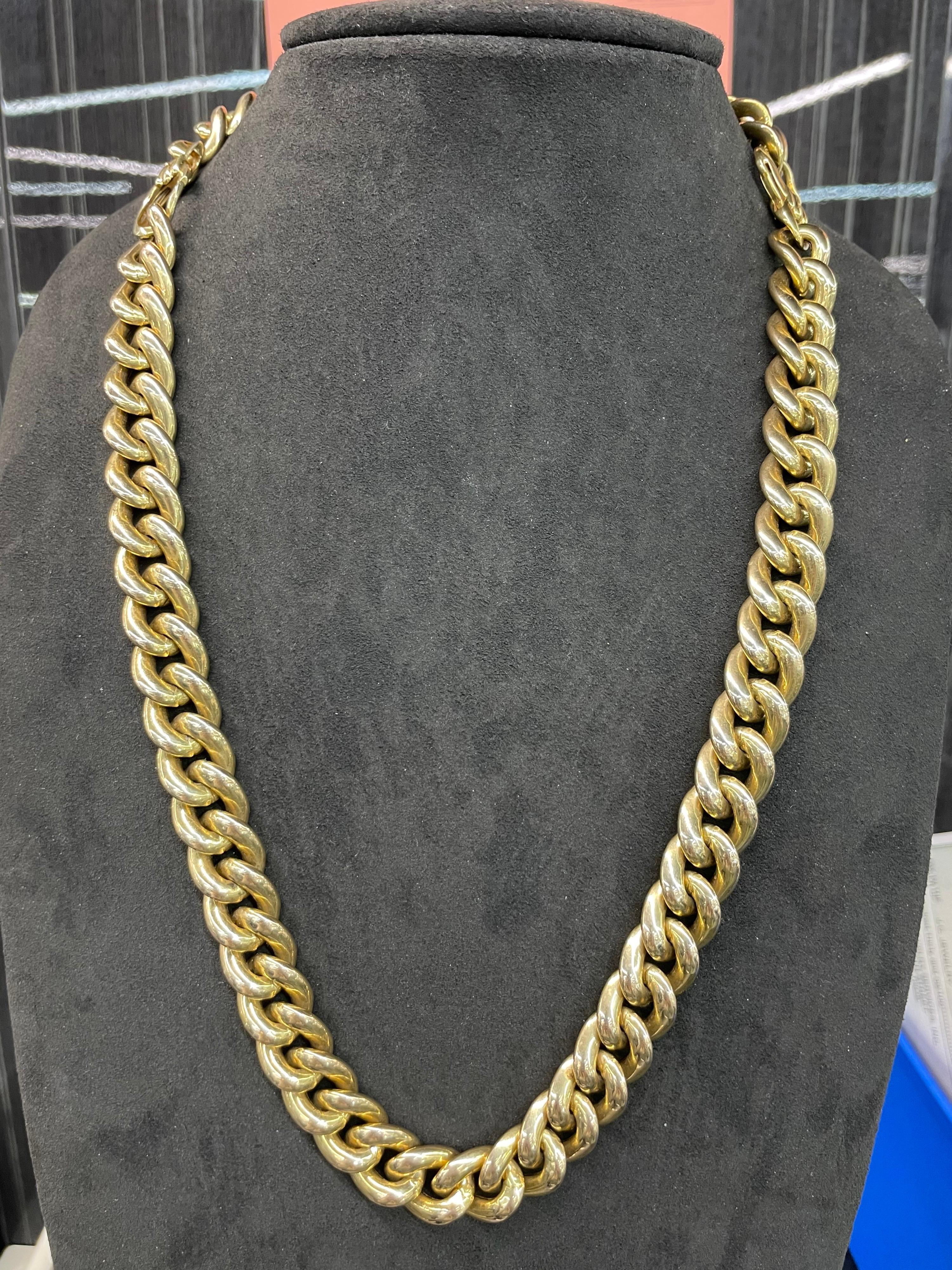 Contemporary 14 Karat Yellow Gold Cuban Link Necklace 47.6 Grams Made in Italy 8 Inches For Sale