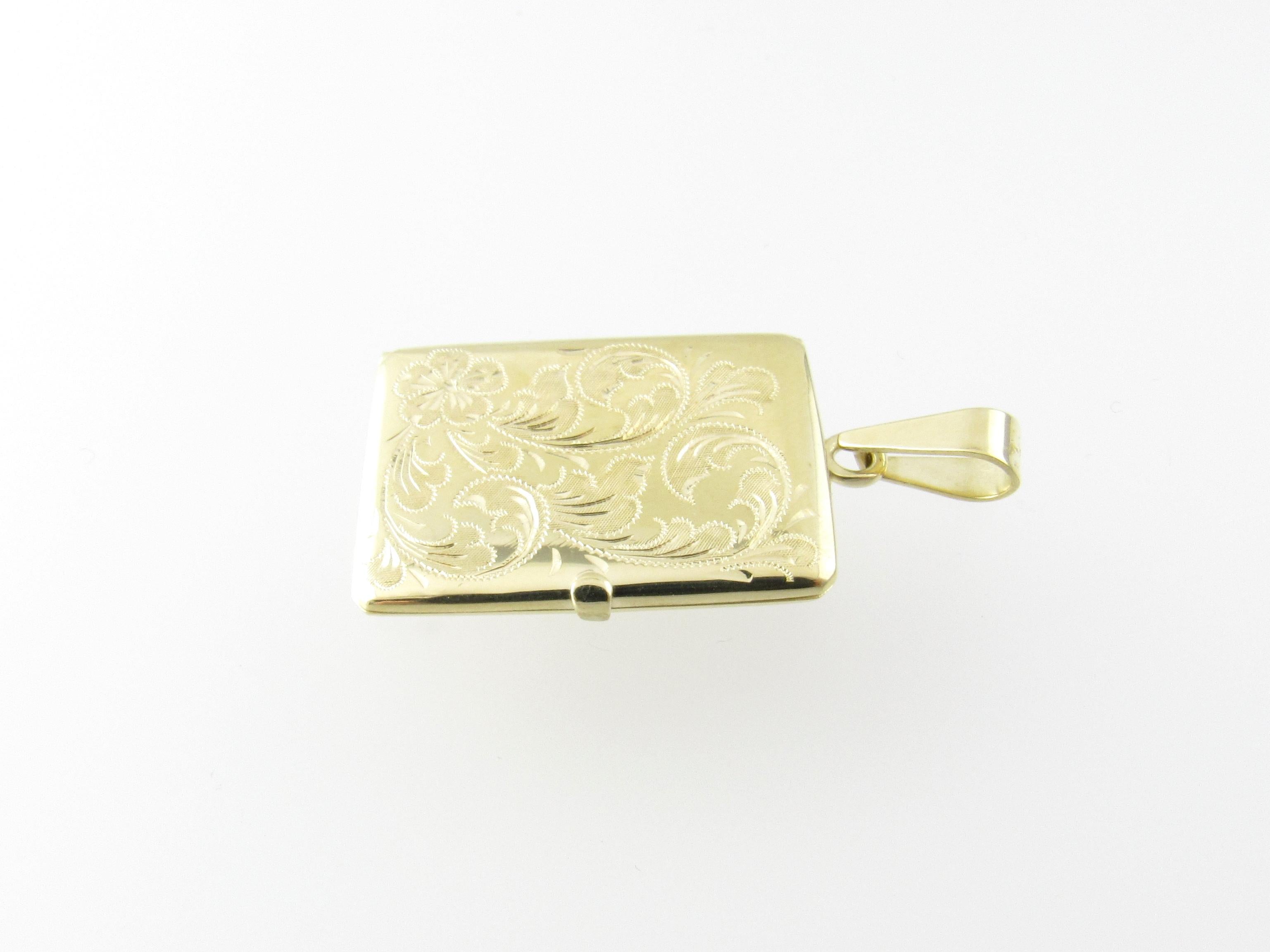 14 Karat Yellow Gold Locket Pendant In Good Condition In Washington Depot, CT