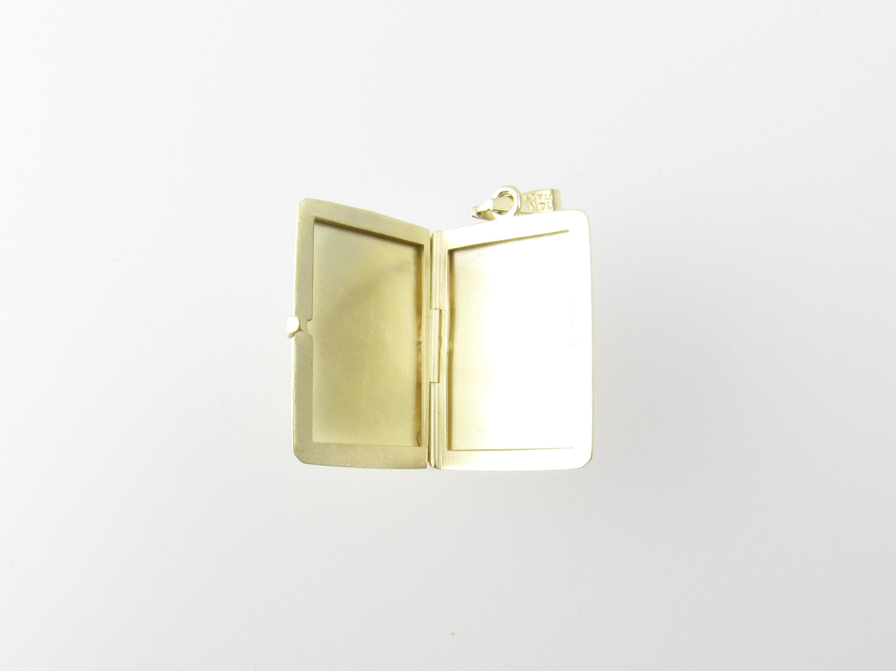 14 Karat Yellow Gold Locket Pendant 3