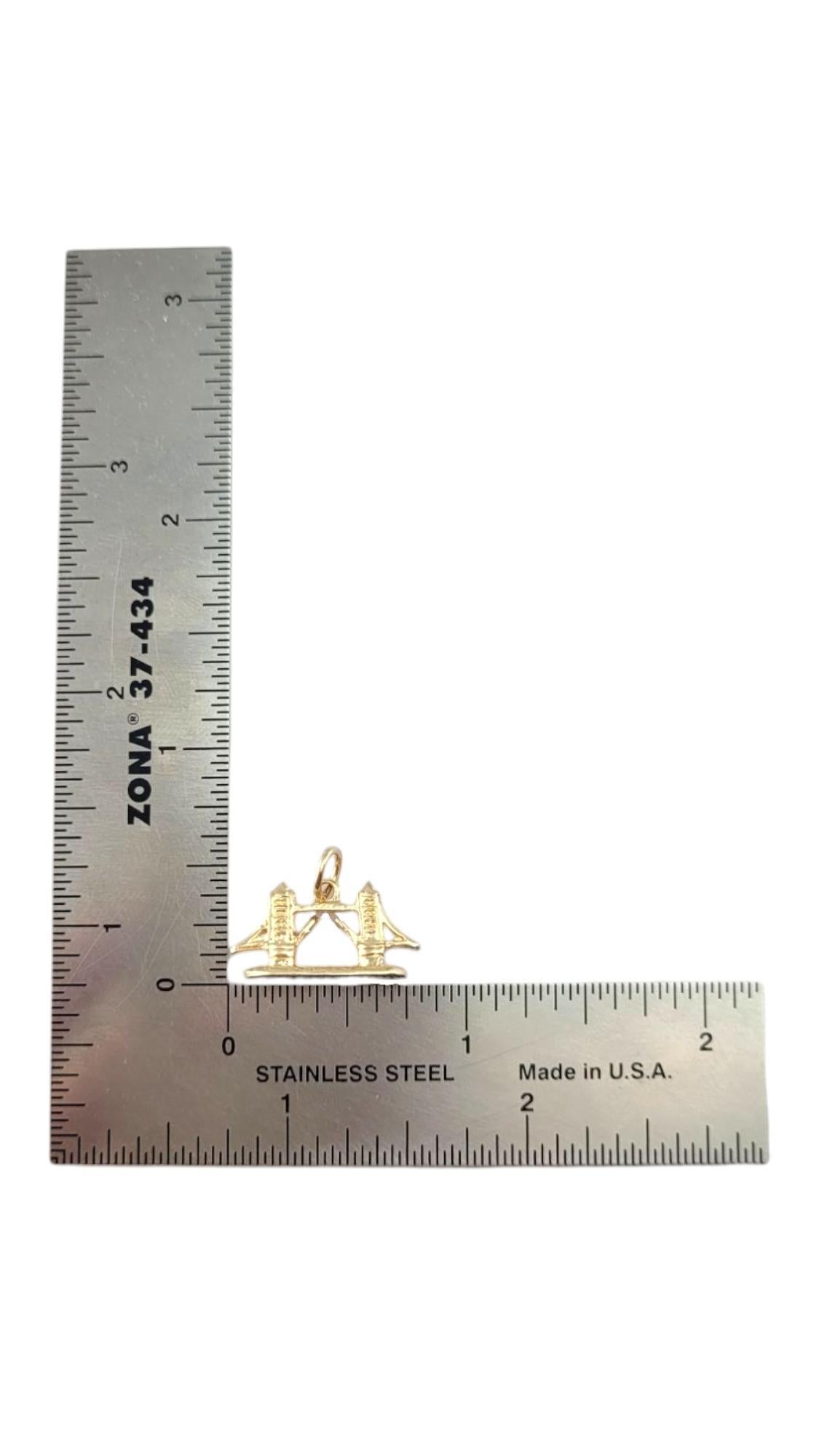 Charm in oro giallo 14 carati London Bridge #21265 in vendita 4