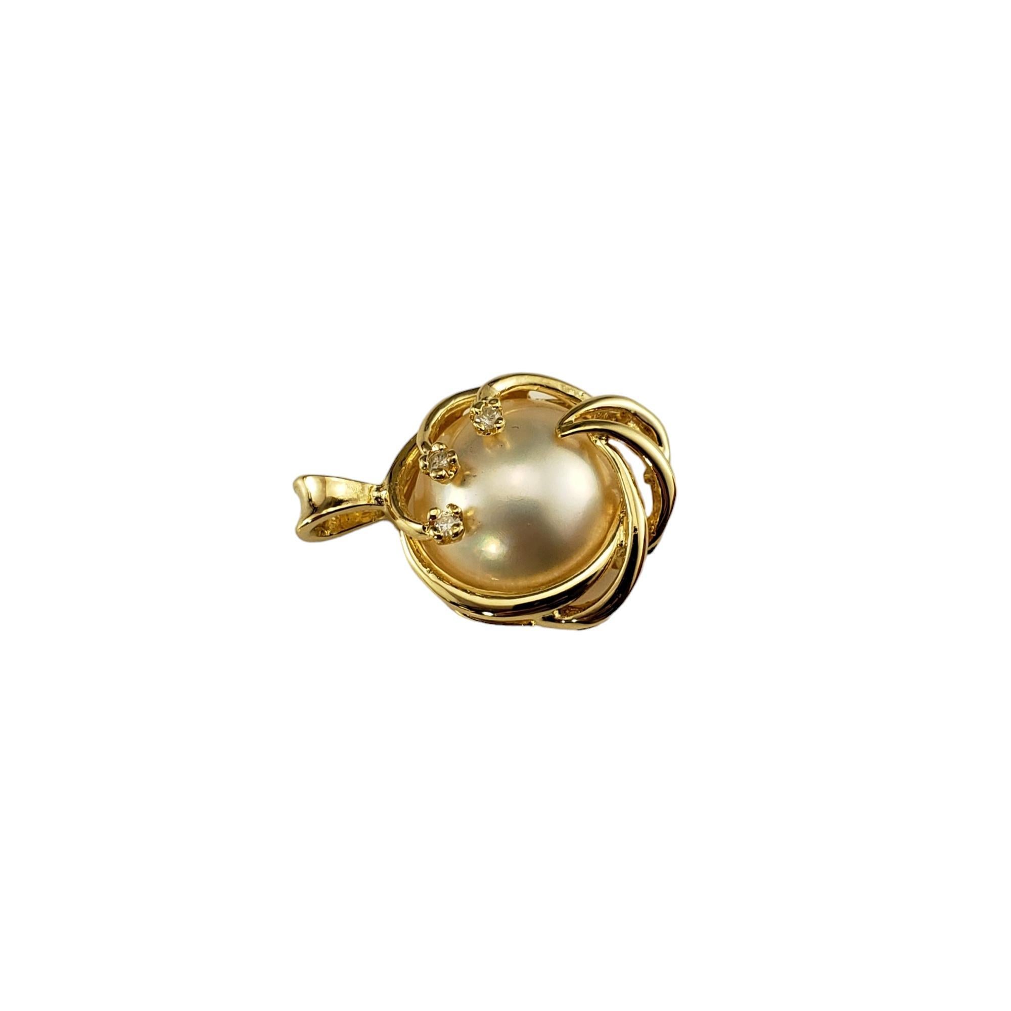 Round Cut 14 Karat Yellow Gold Mabe Pearl and Diamond Pendant #16727 For Sale