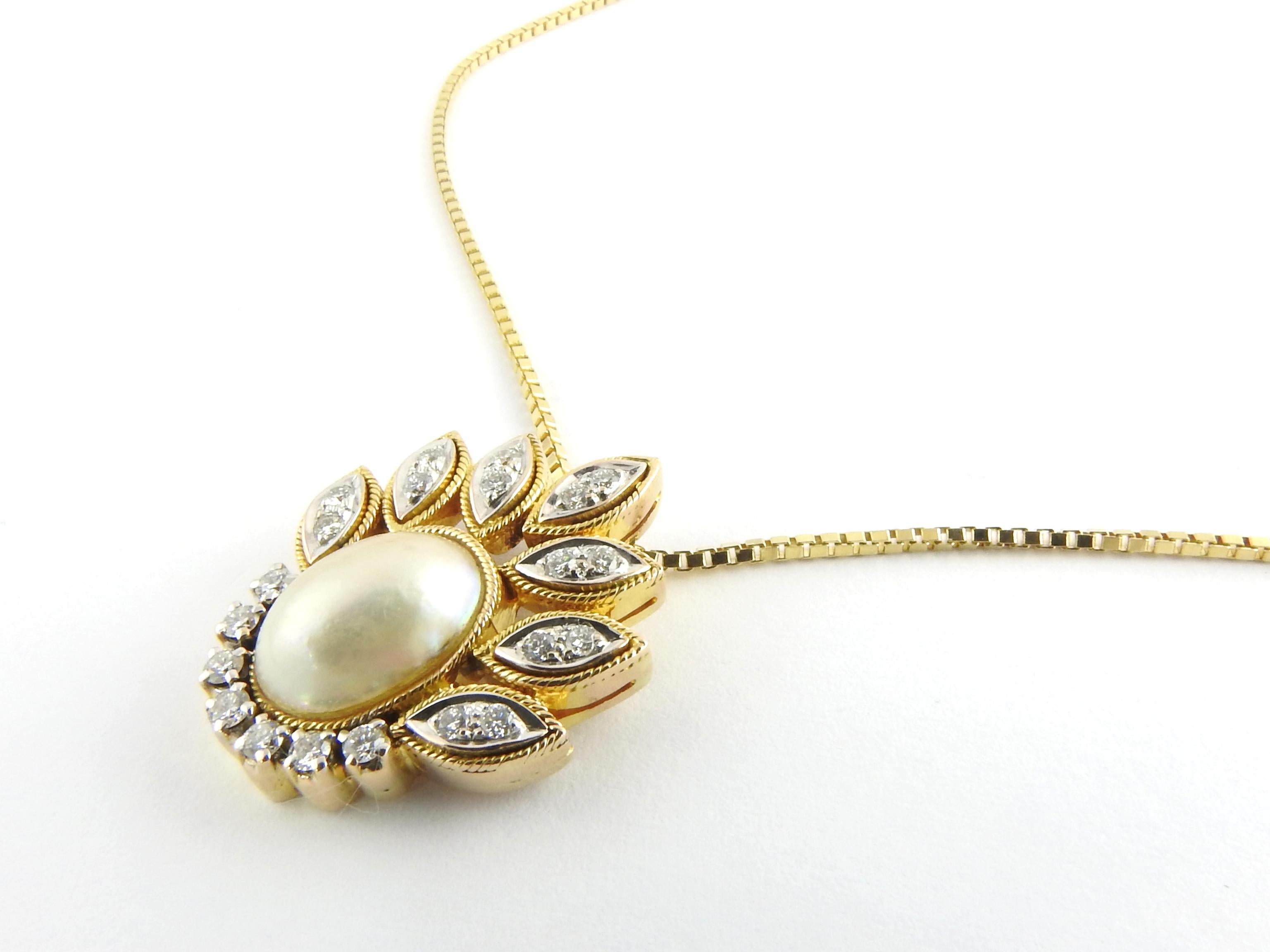 14 Karat Yellow Gold Mabe Pearl and Diamond Pendant Necklace In Good Condition For Sale In Washington Depot, CT