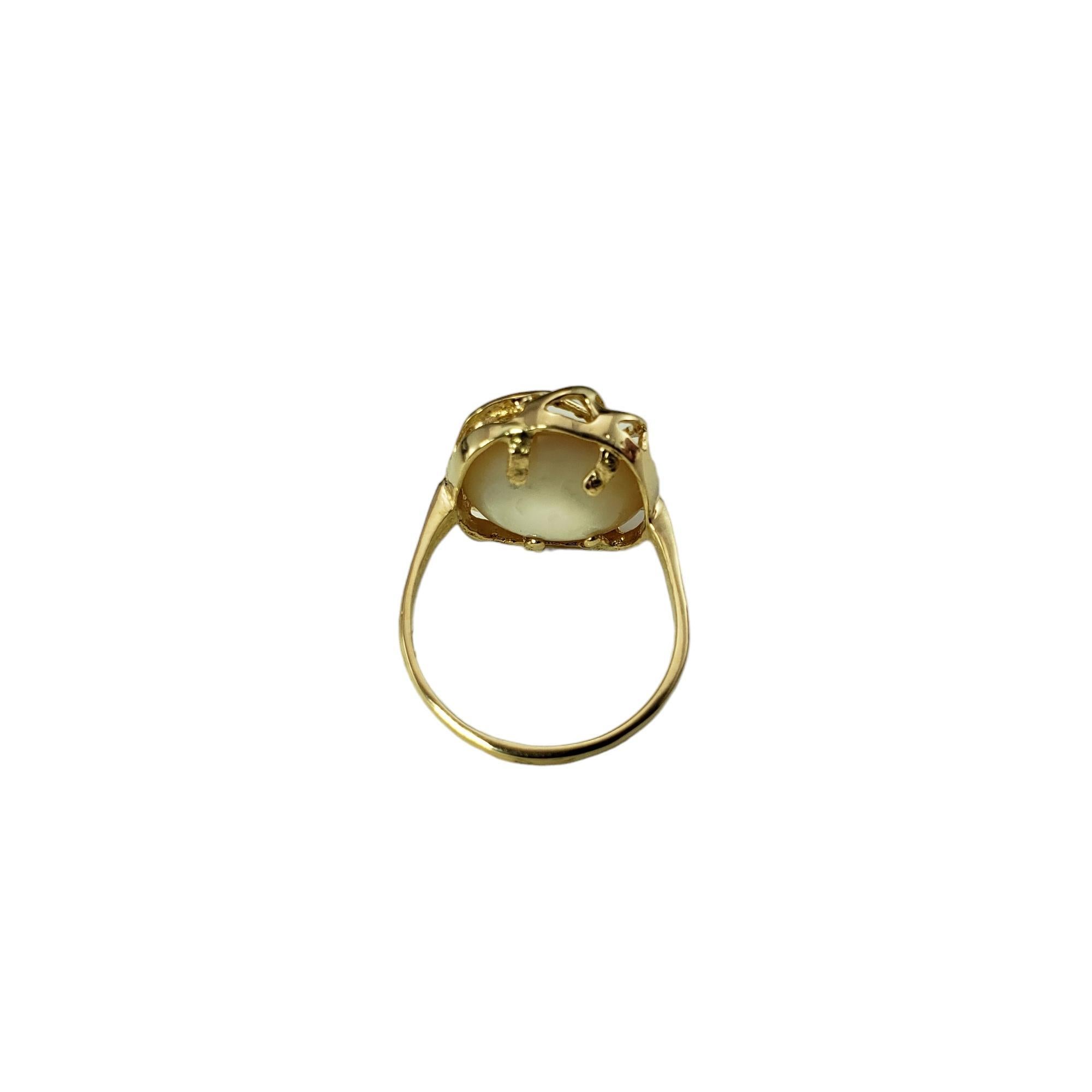 14 Karat Yellow Gold Mabe Pearl and Diamond Ring Size 7.75 #16725 In Good Condition For Sale In Washington Depot, CT