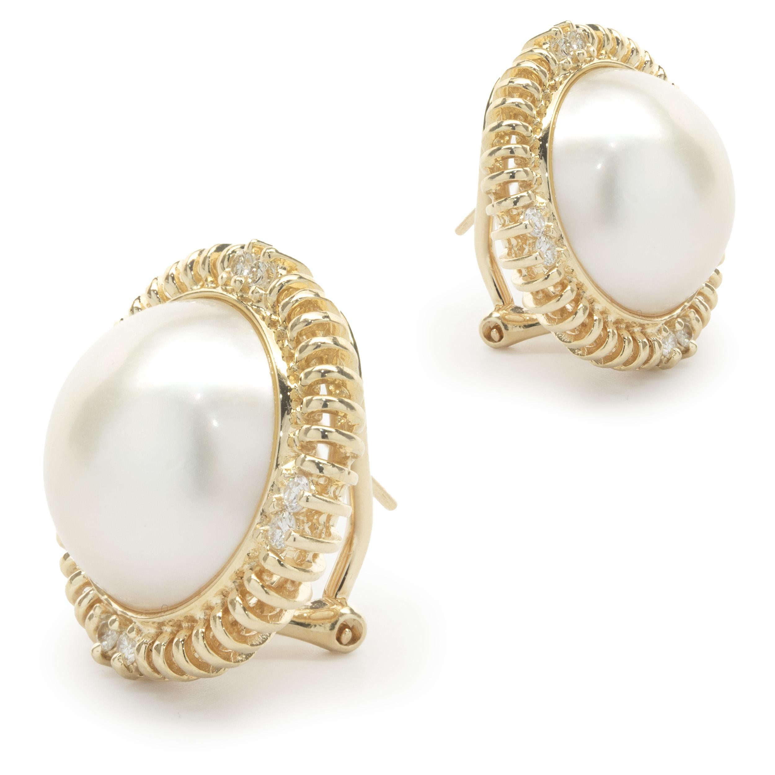 14 Karat Yellow Gold Mabe Pearl and Diamond Station Earrings In Excellent Condition For Sale In Scottsdale, AZ