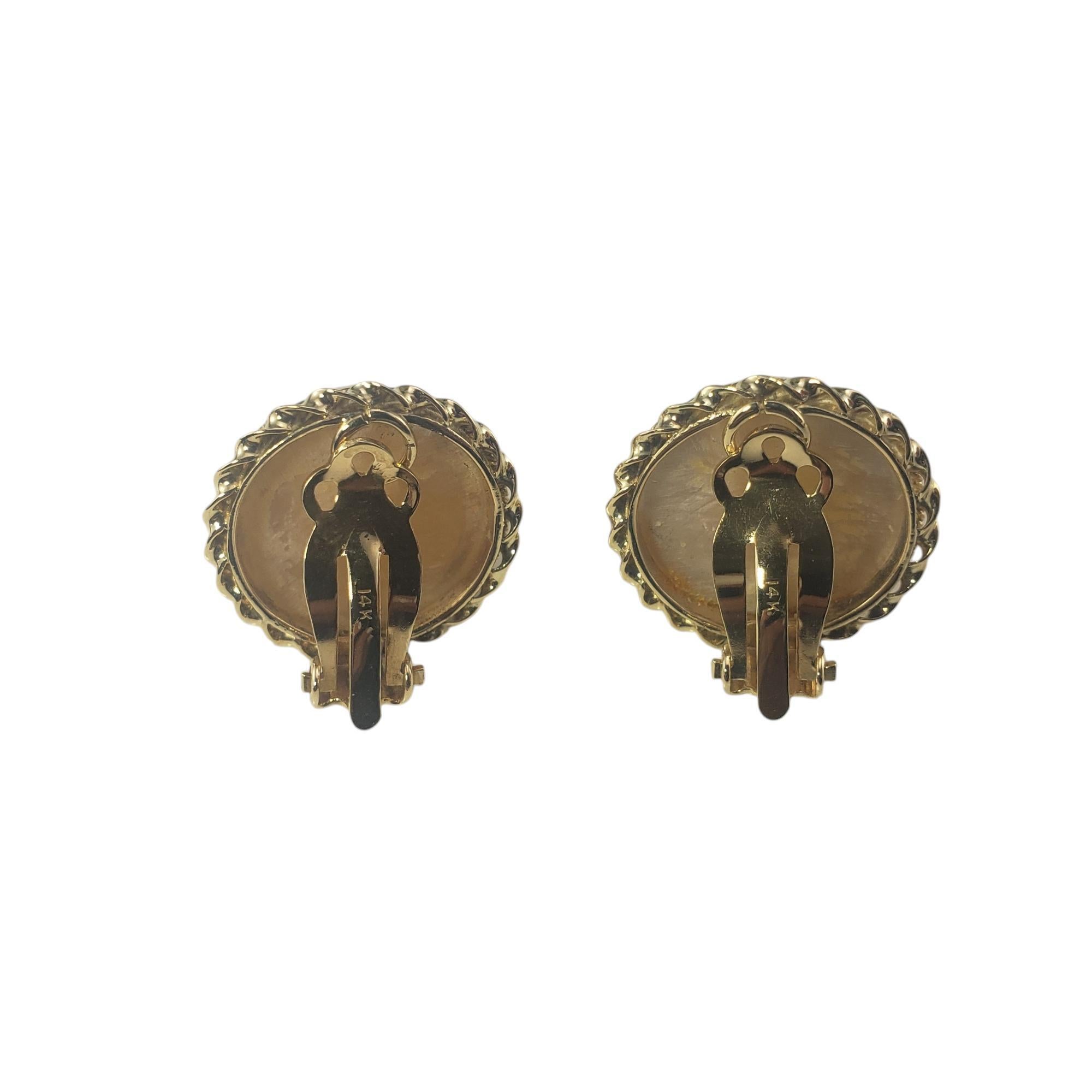 14 Karat Yellow Gold Mabe Pearl Clip On Earrings #19661 In Good Condition For Sale In Washington Depot, CT