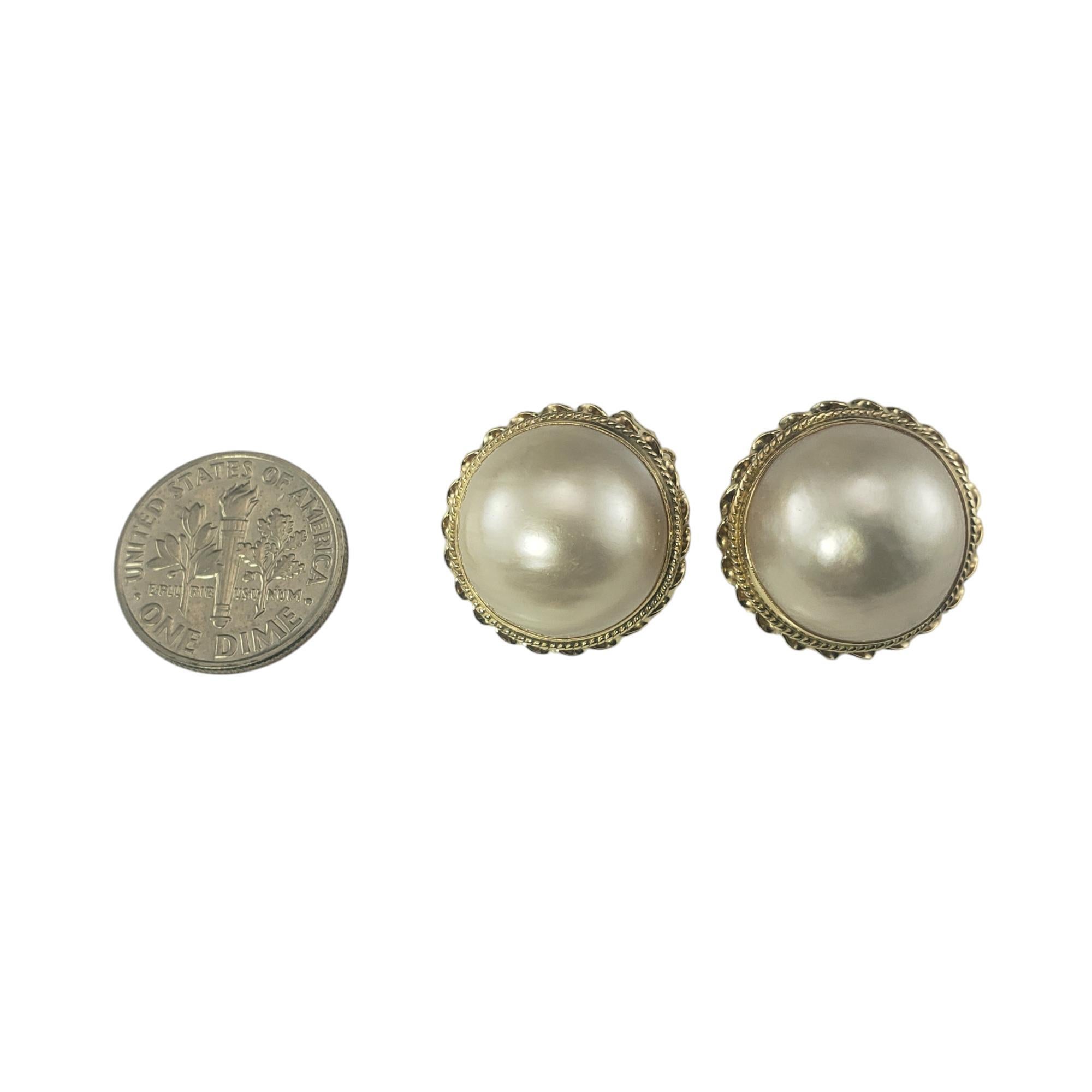 14 Karat Yellow Gold Mabe Pearl Clip On Earrings #19661 For Sale 1