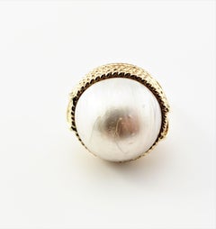 14 Karat Yellow Gold Mabe Pearl Ring