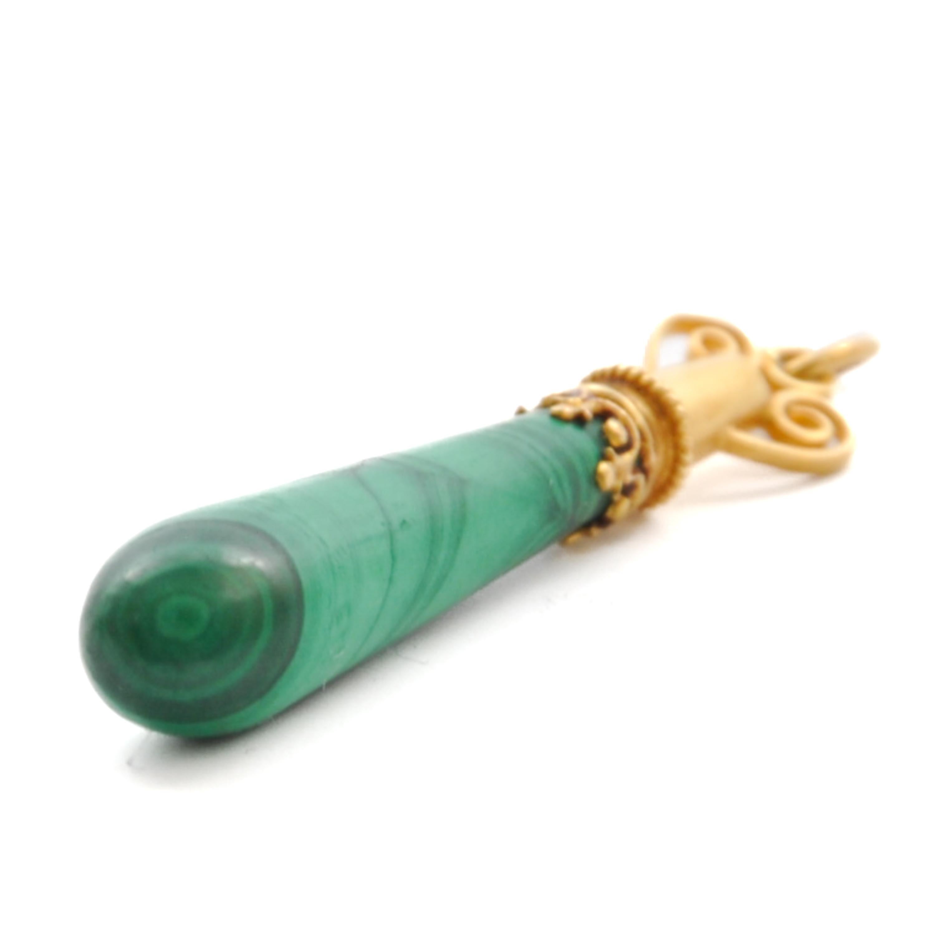 Ciondolo a goccia in oro giallo 14 carati con malachite in vendita 2