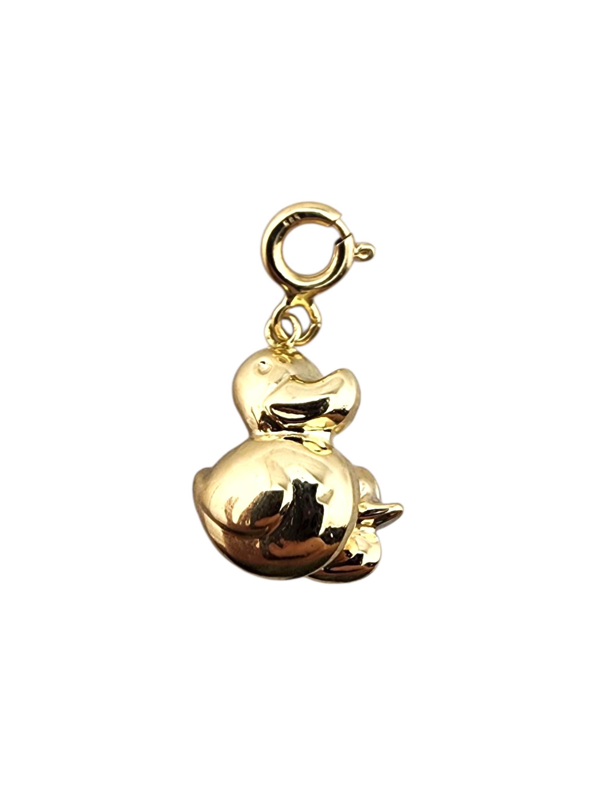 Contemporaneo Charm in oro giallo 14 carati con mamma e bambino d'anatra #23267 in vendita