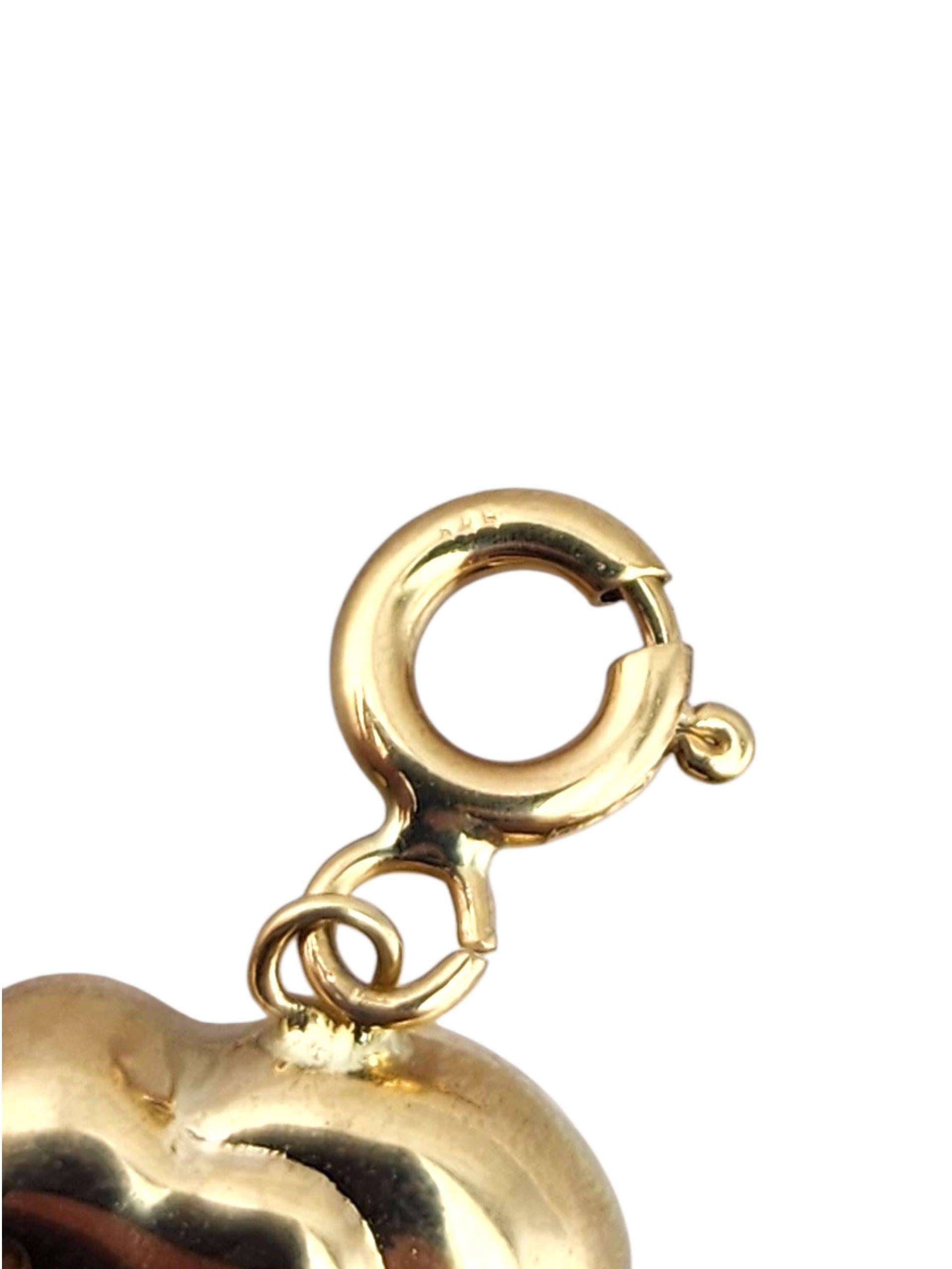 Breloque maman et bébé éléphant en or jaune 14 carats #23276 en vente 2